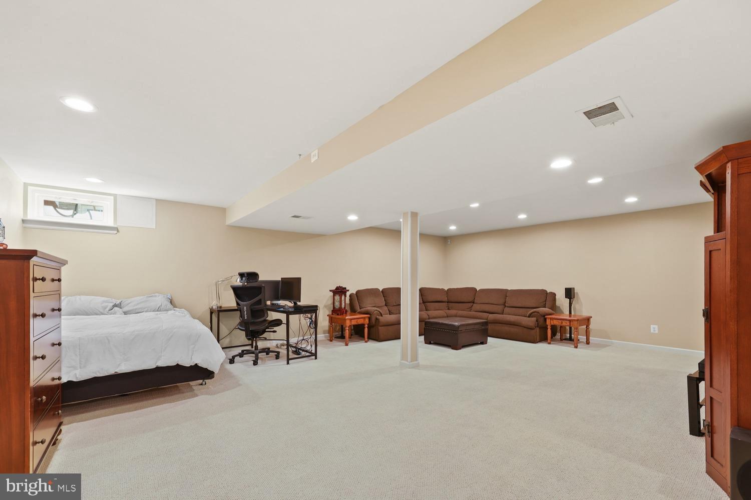 ENGLAND RUN NORTH - Residential