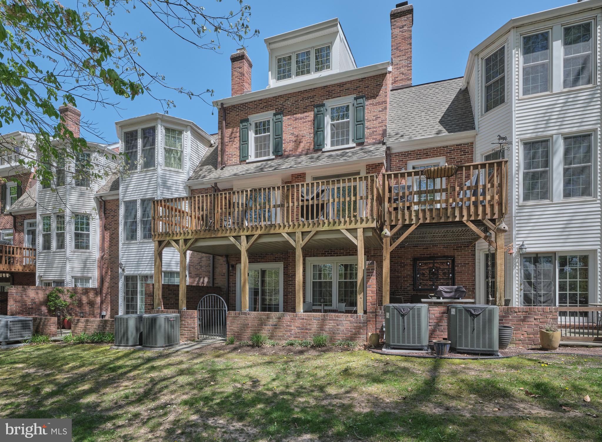 HERITAGE HILLS - Residential