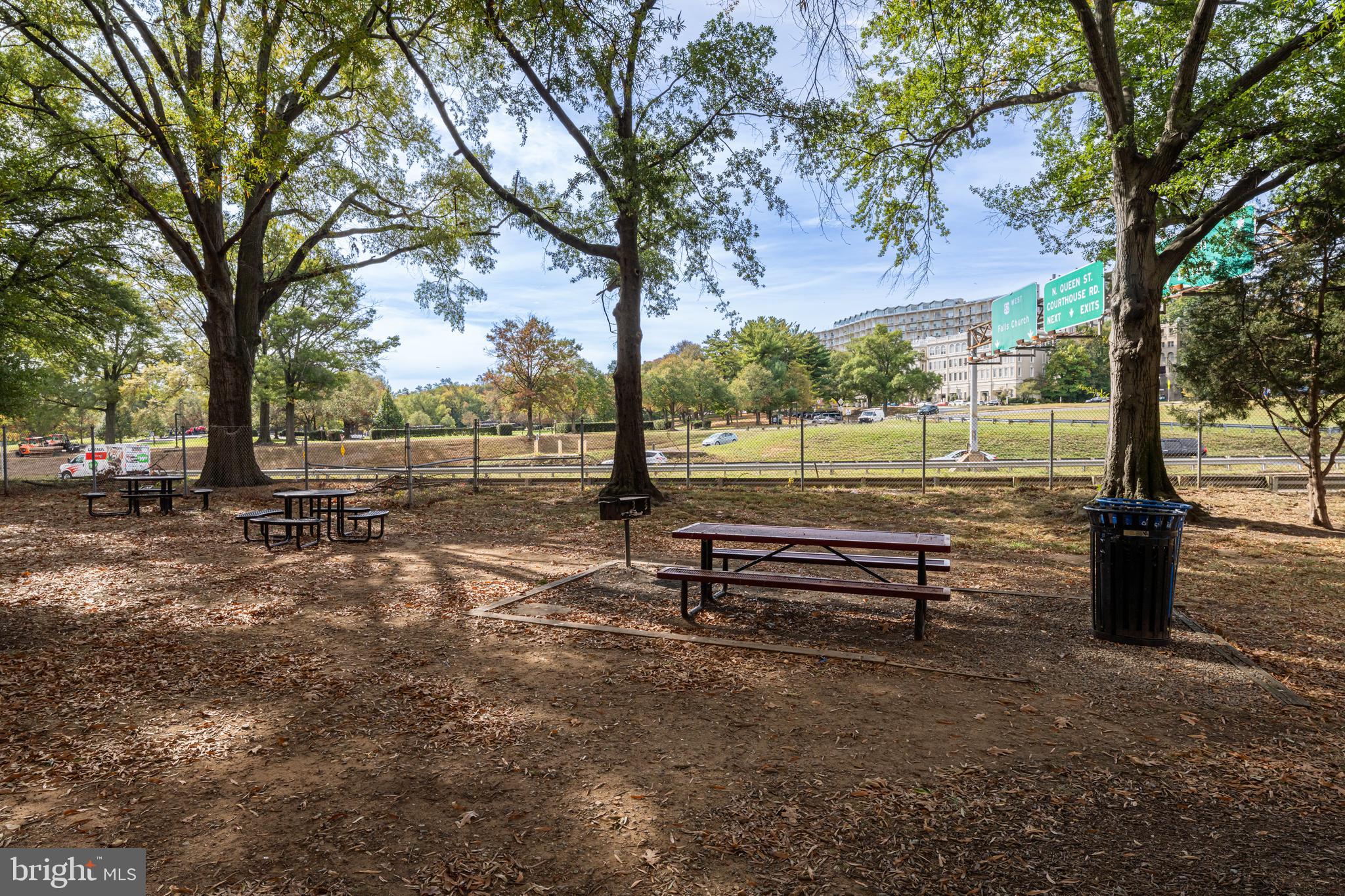 RIVER PLACE - Residential