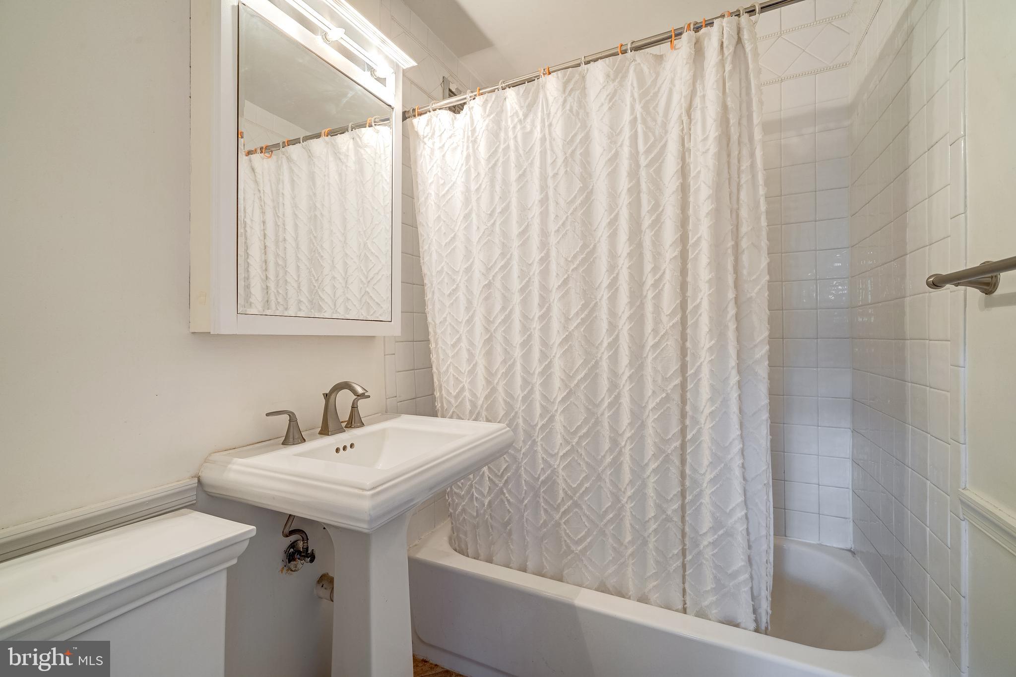 RIVER PLACE - Residential