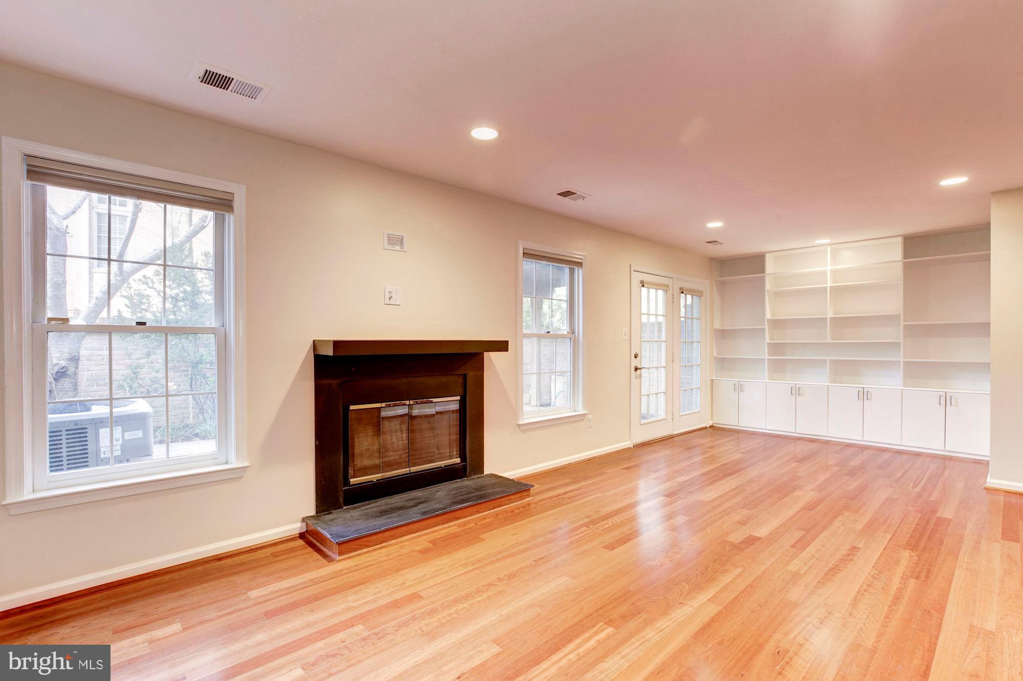 TIMBERLAWN - Residential