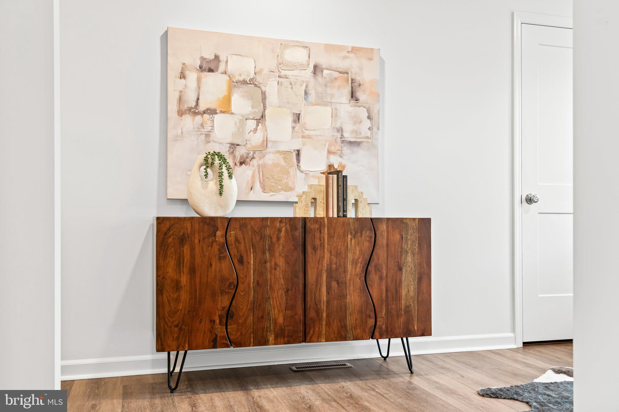 MOUNTAIN VIEW - Residential