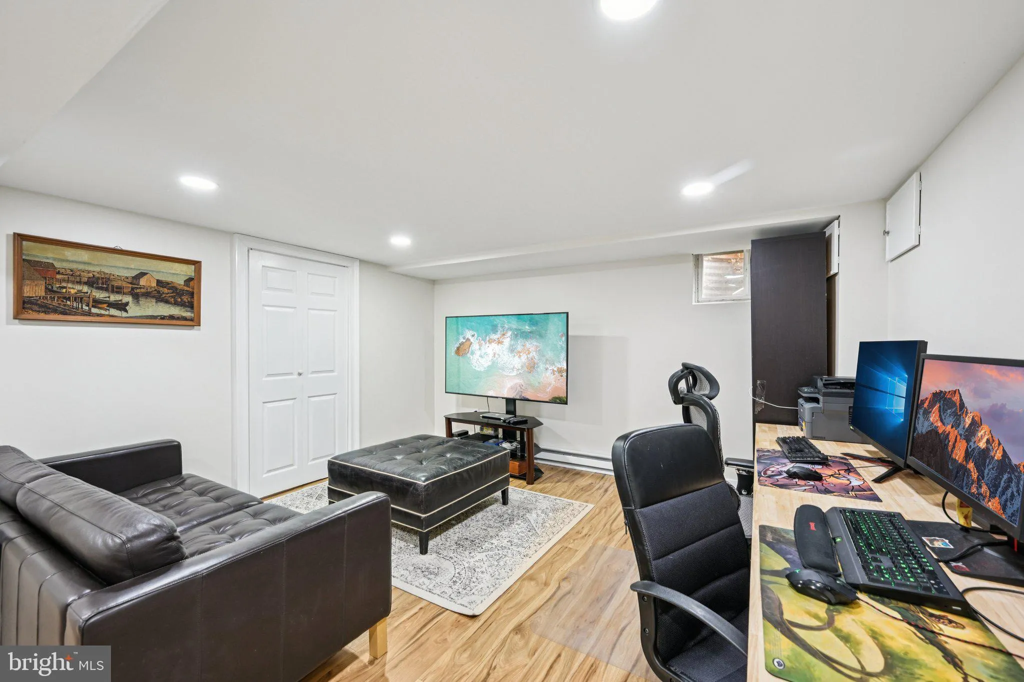 Abington, Pennsylvania 19001, United States, 3 Bedrooms Bedrooms, ,2 BathroomsBathrooms,Residential,Active,242103