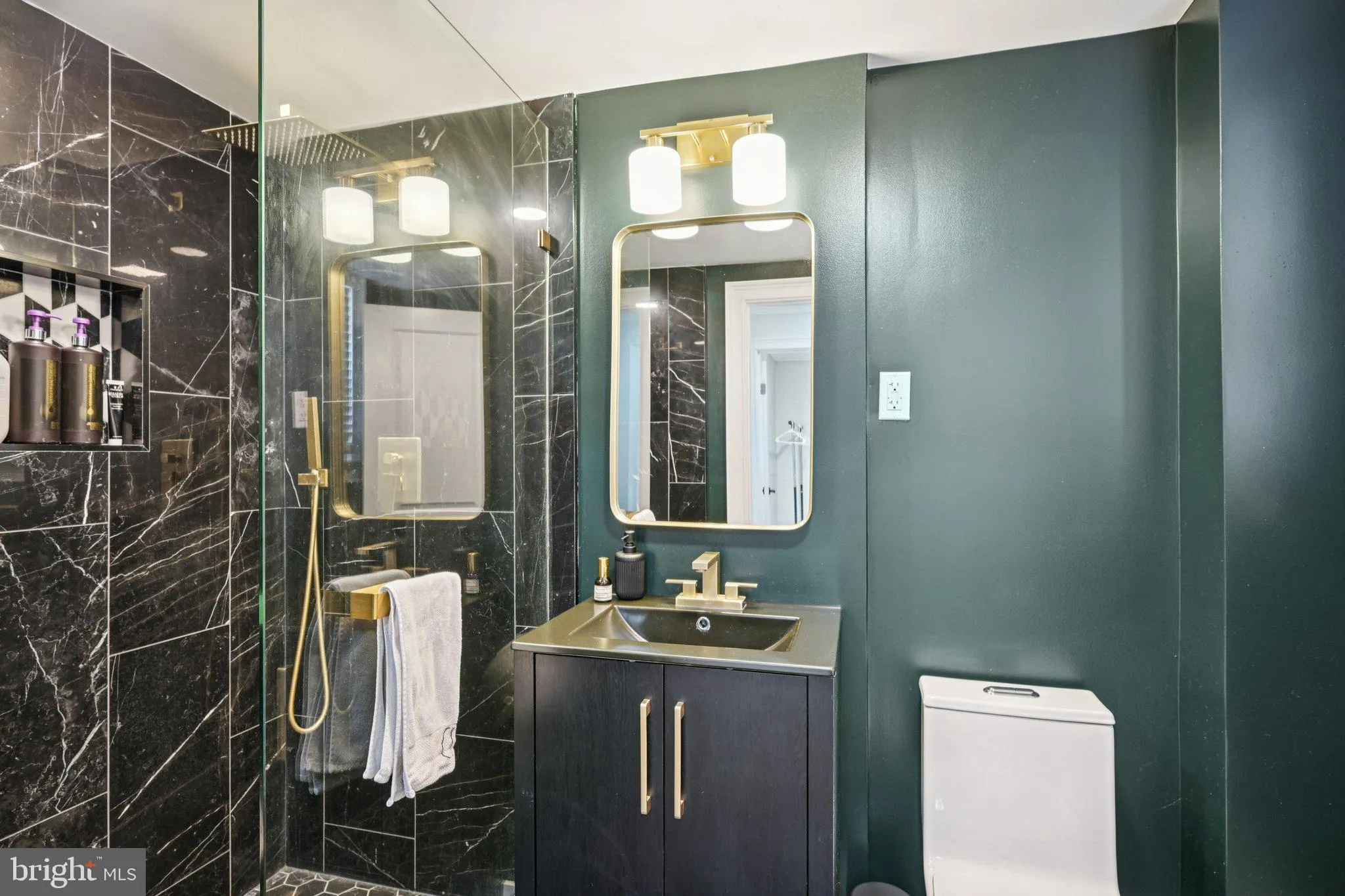 Abington, Pennsylvania 19001, United States, 3 Bedrooms Bedrooms, ,2 BathroomsBathrooms,Residential,Active,242103