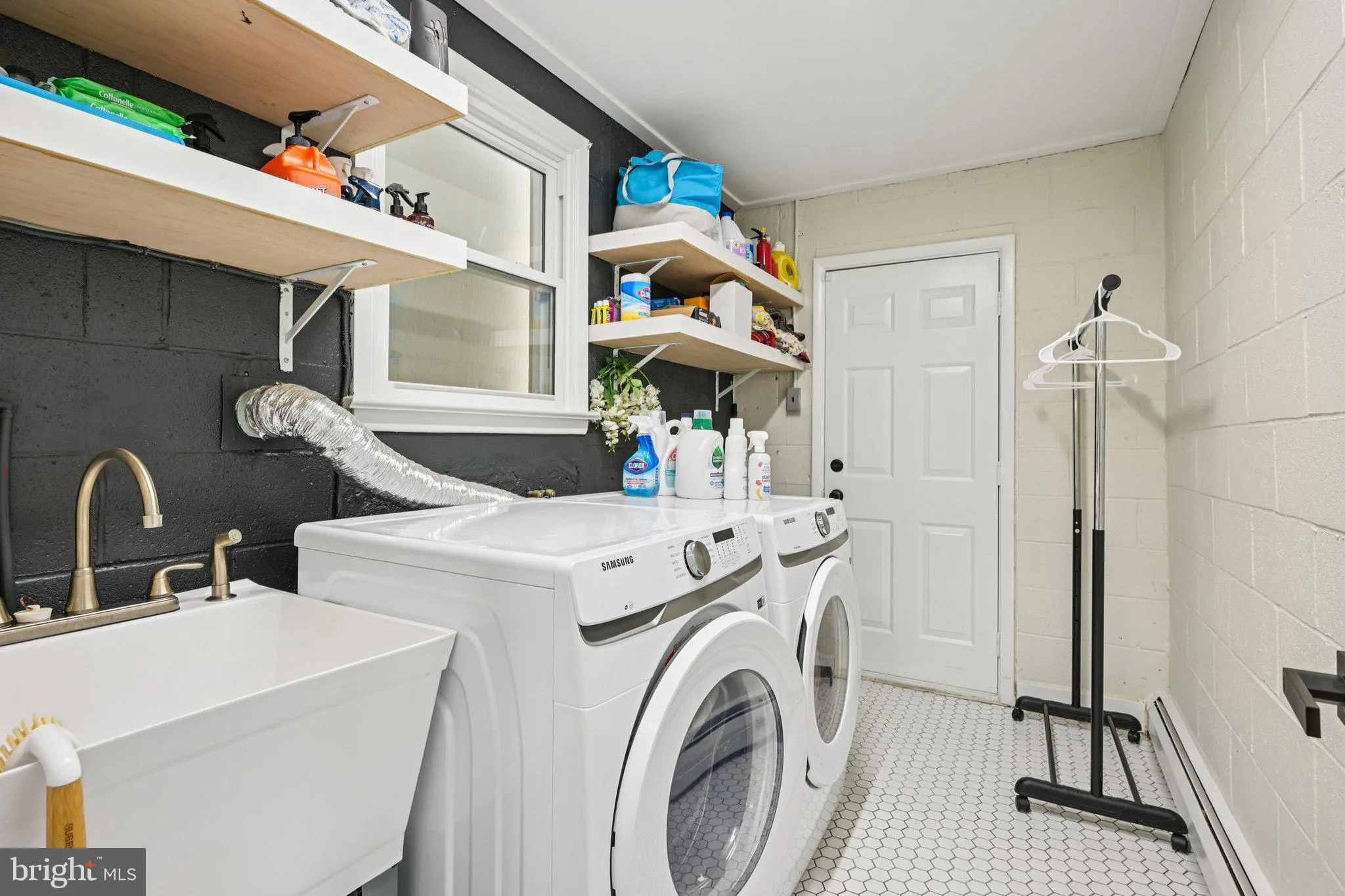 Abington, Pennsylvania 19001, United States, 3 Bedrooms Bedrooms, ,2 BathroomsBathrooms,Residential,Active,242103