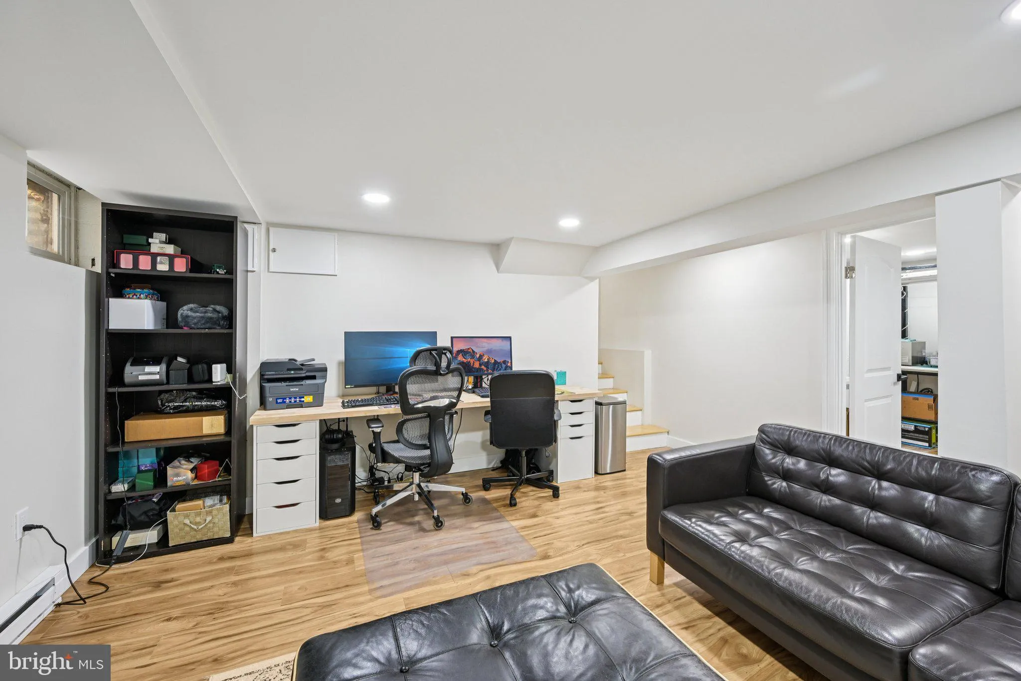 Abington, Pennsylvania 19001, United States, 3 Bedrooms Bedrooms, ,2 BathroomsBathrooms,Residential,Active,242103