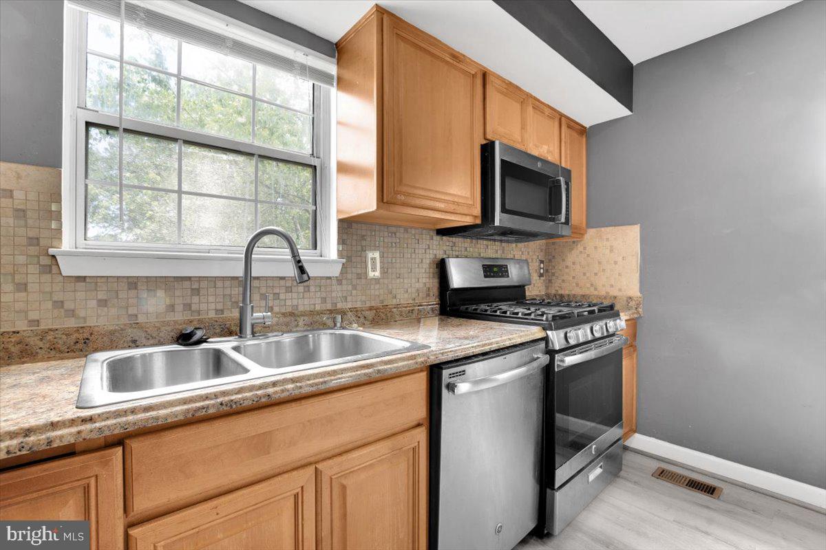 DALE CITY - Residential