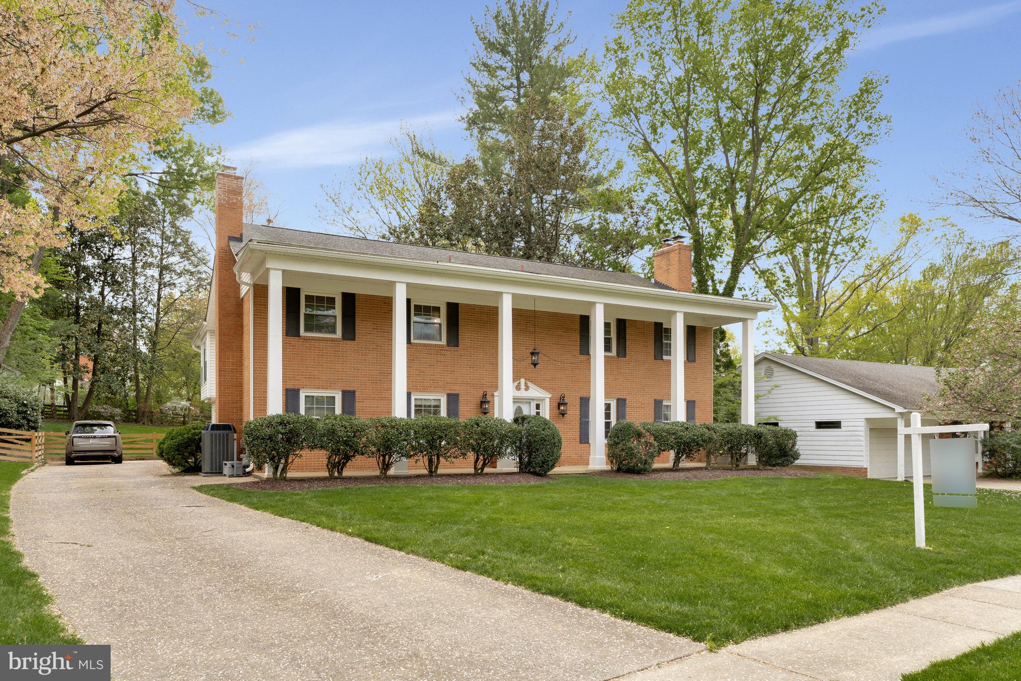 MC LEAN HAMLET - Residential