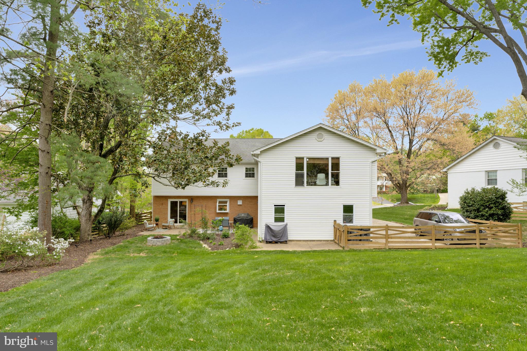 MC LEAN HAMLET - Residential