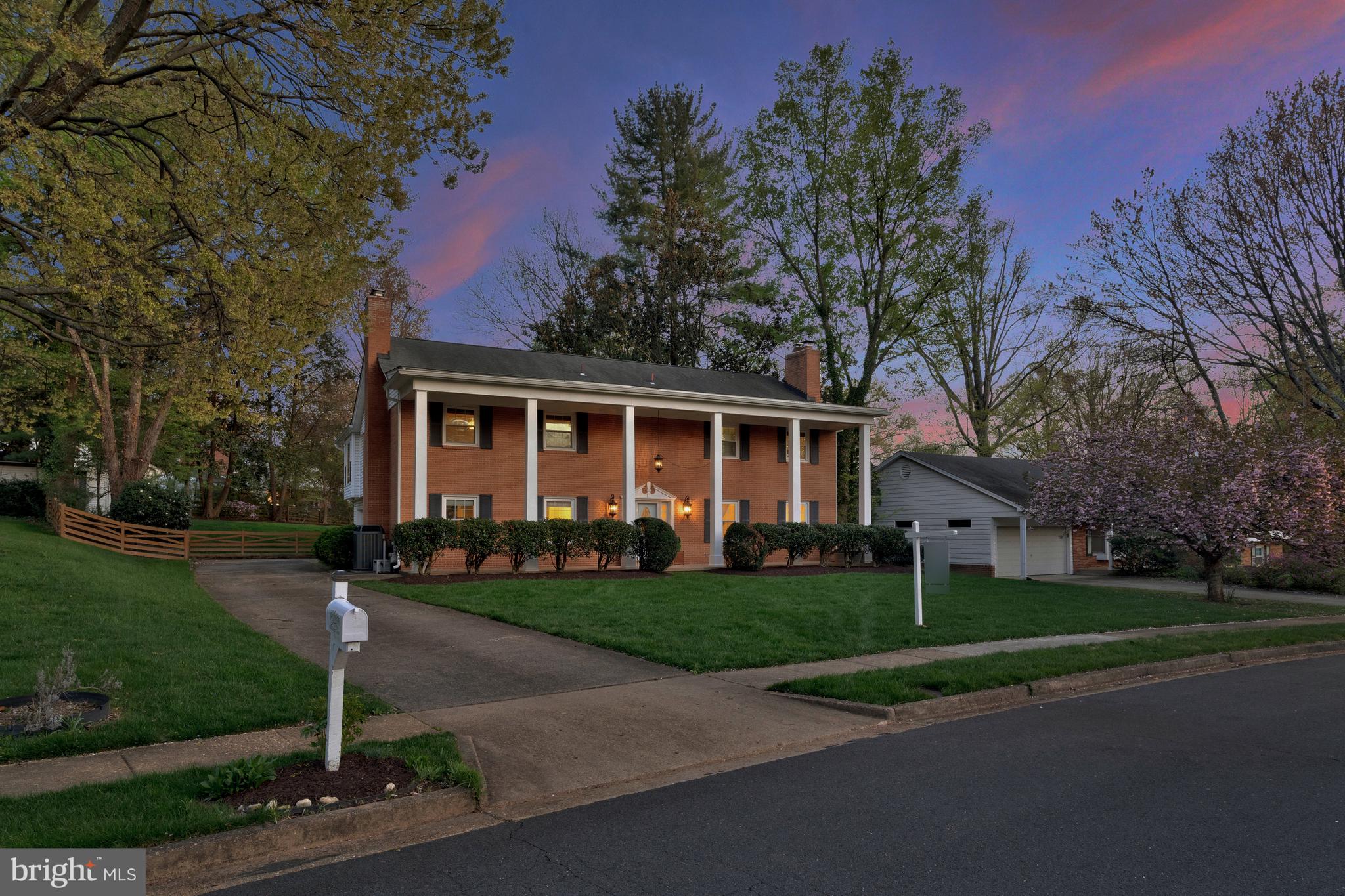 MC LEAN HAMLET - Residential