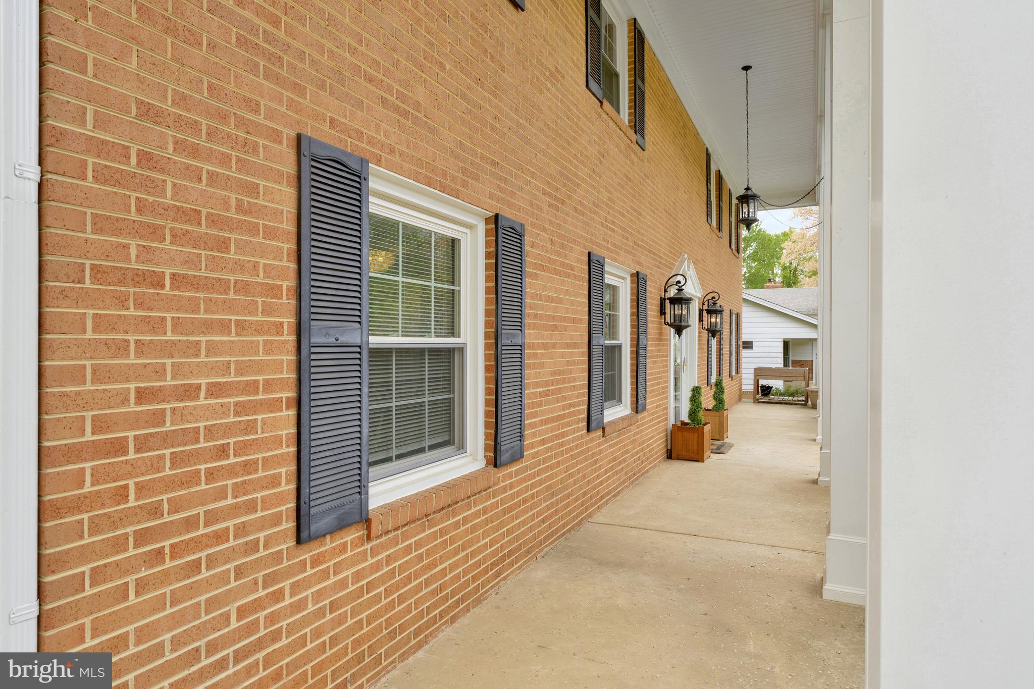 MC LEAN HAMLET - Residential