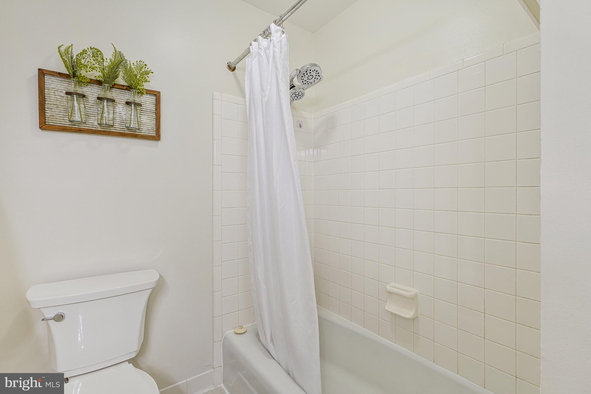 MC LEAN HAMLET - Residential