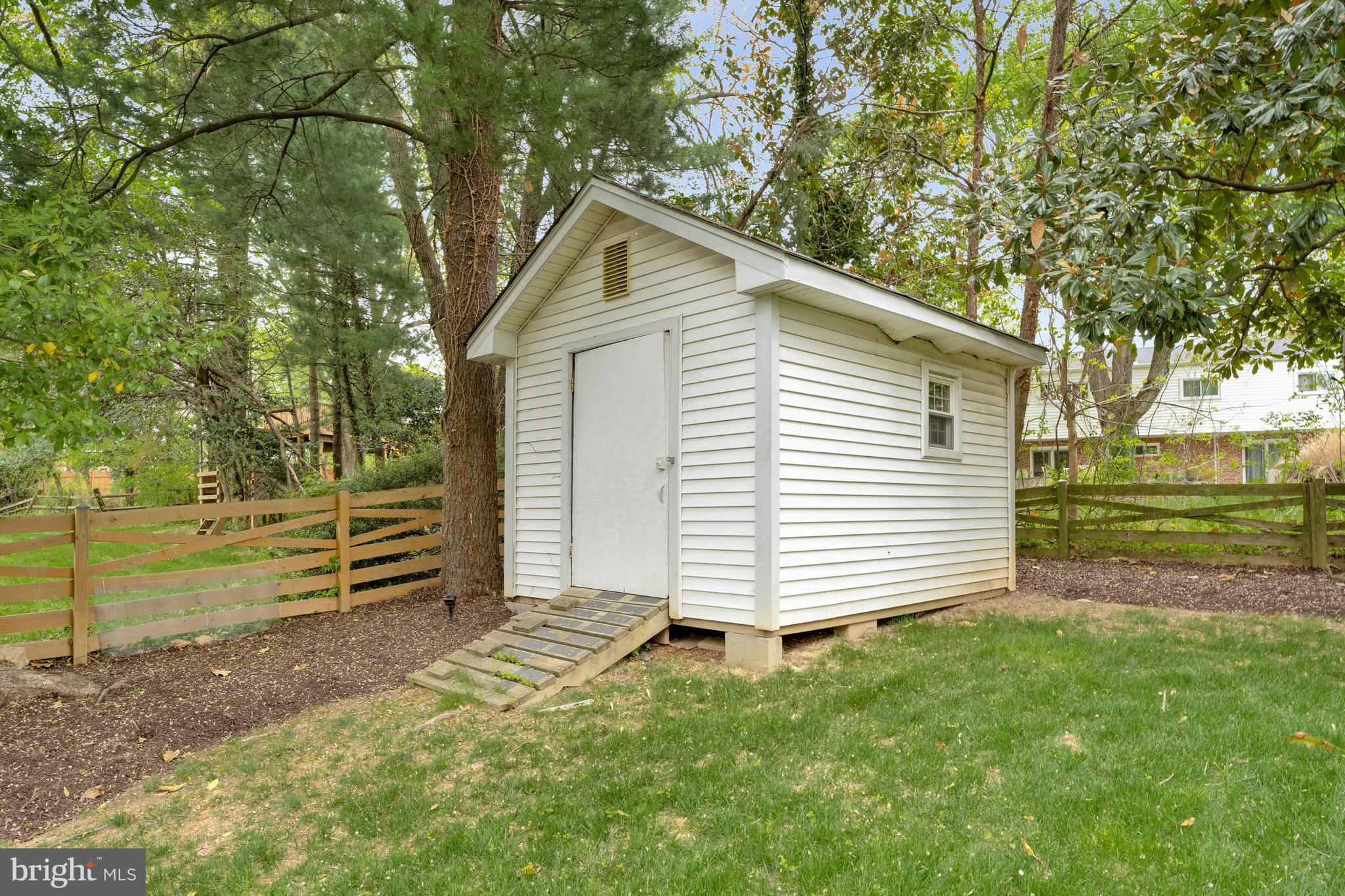 MC LEAN HAMLET - Residential