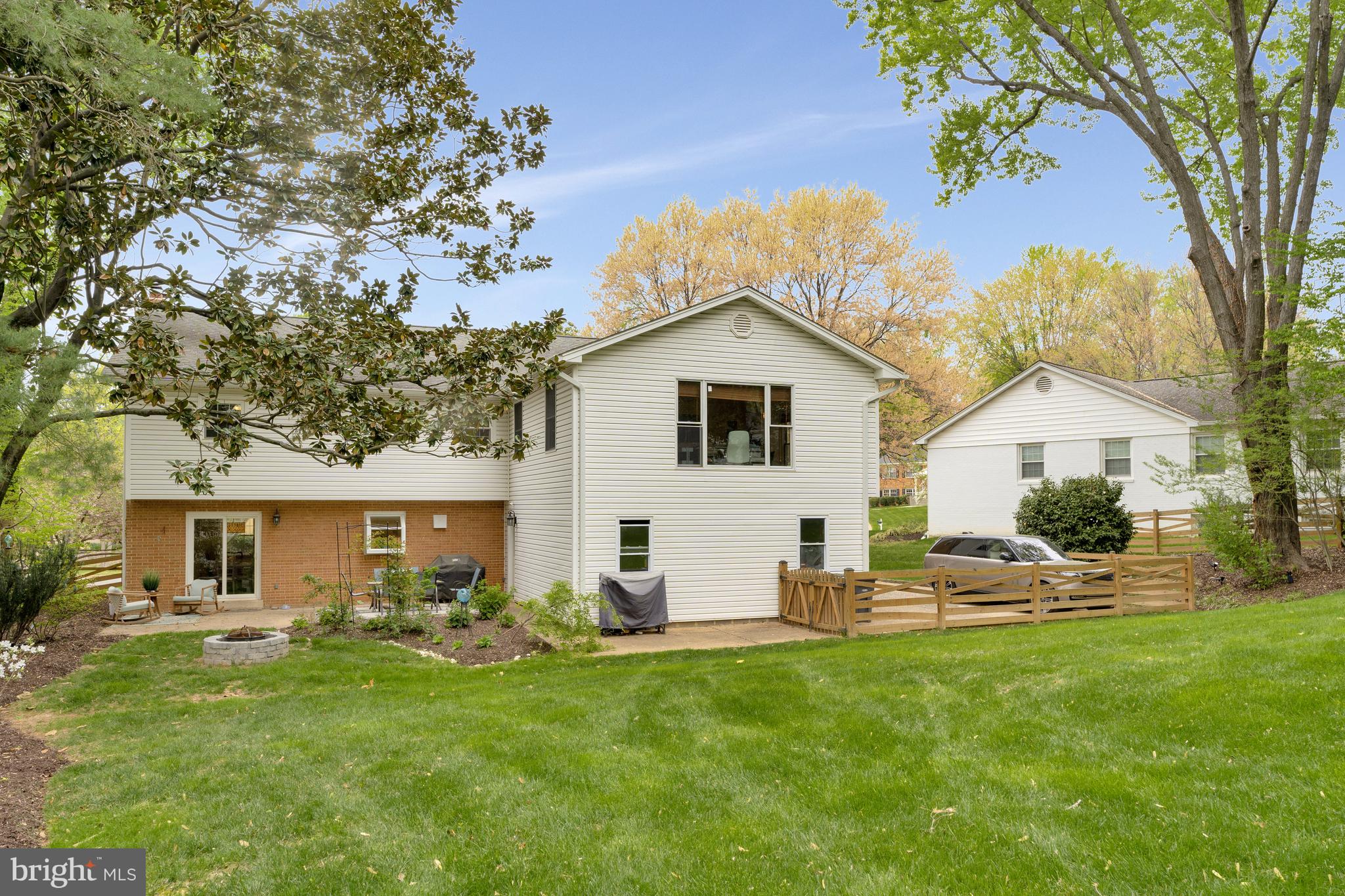 MC LEAN HAMLET - Residential