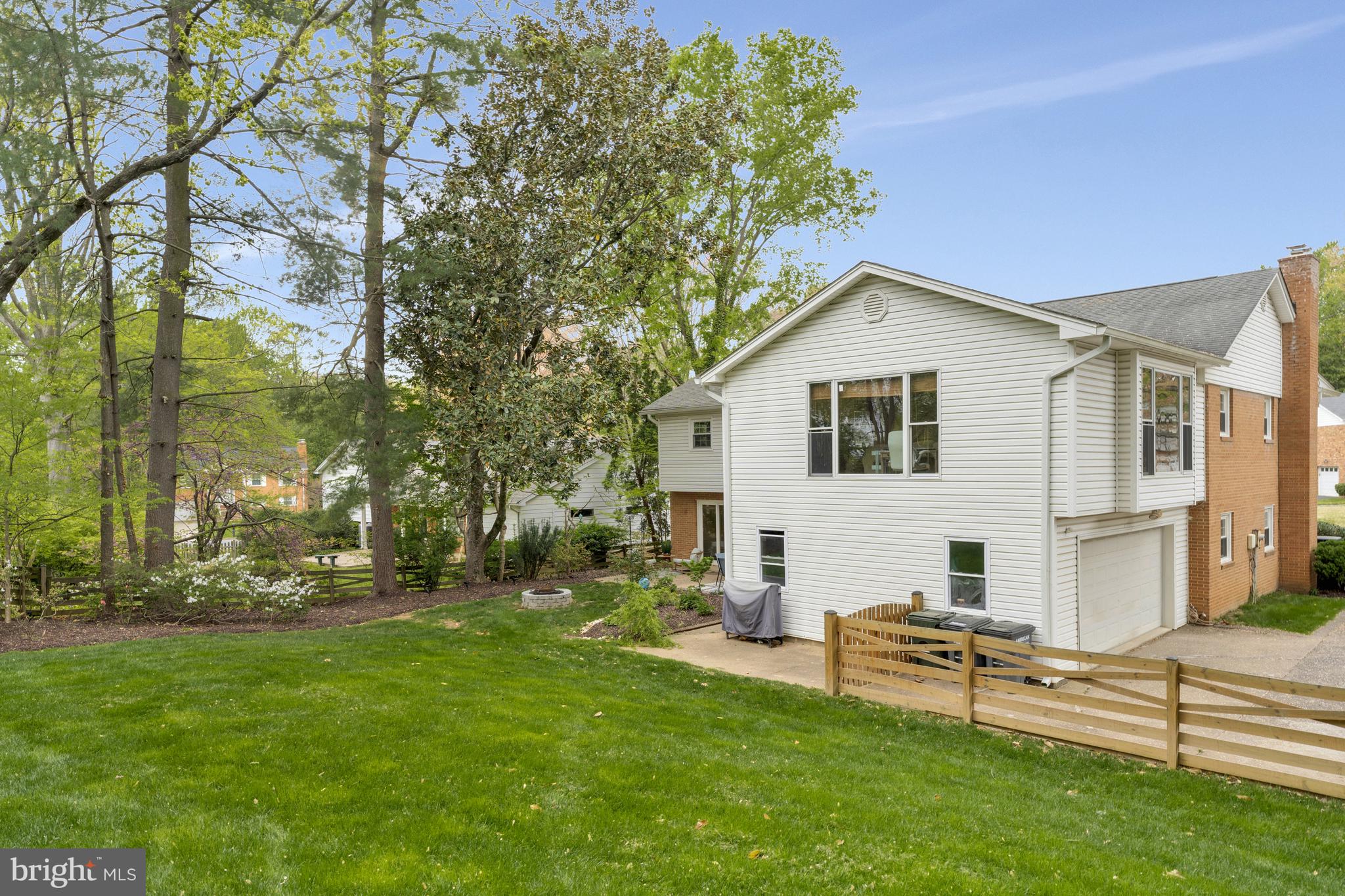 MC LEAN HAMLET - Residential