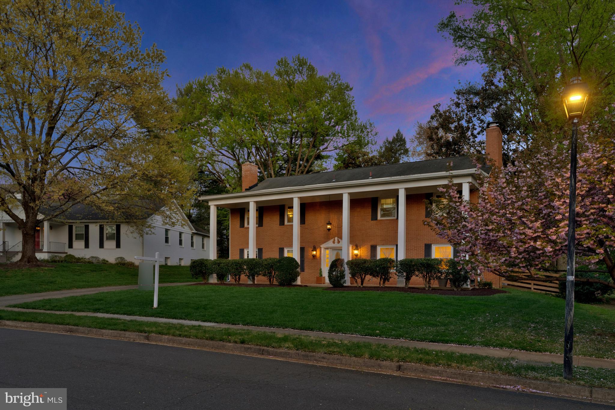 MC LEAN HAMLET - Residential