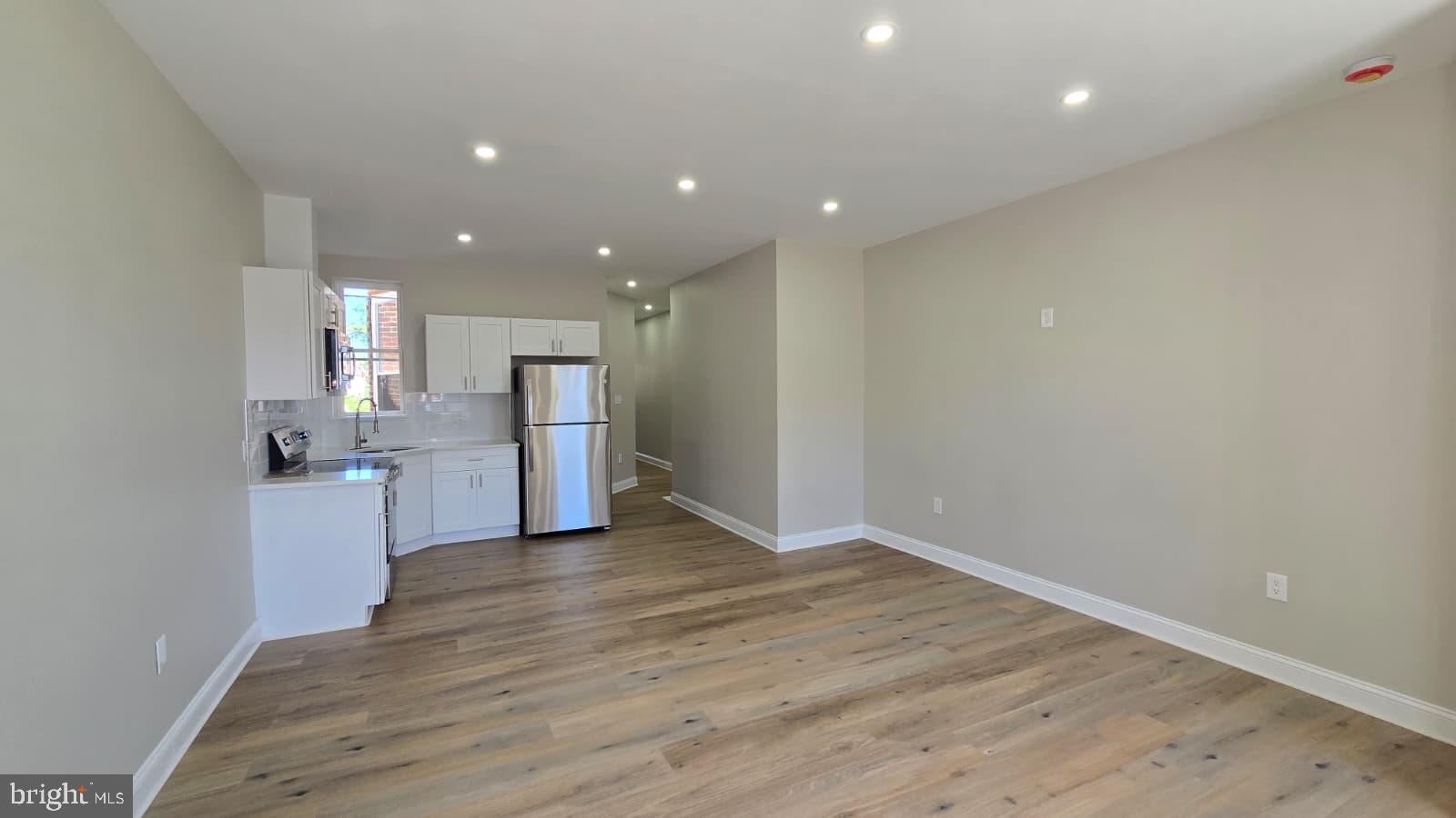1207 W WYOMING AVENUE 2