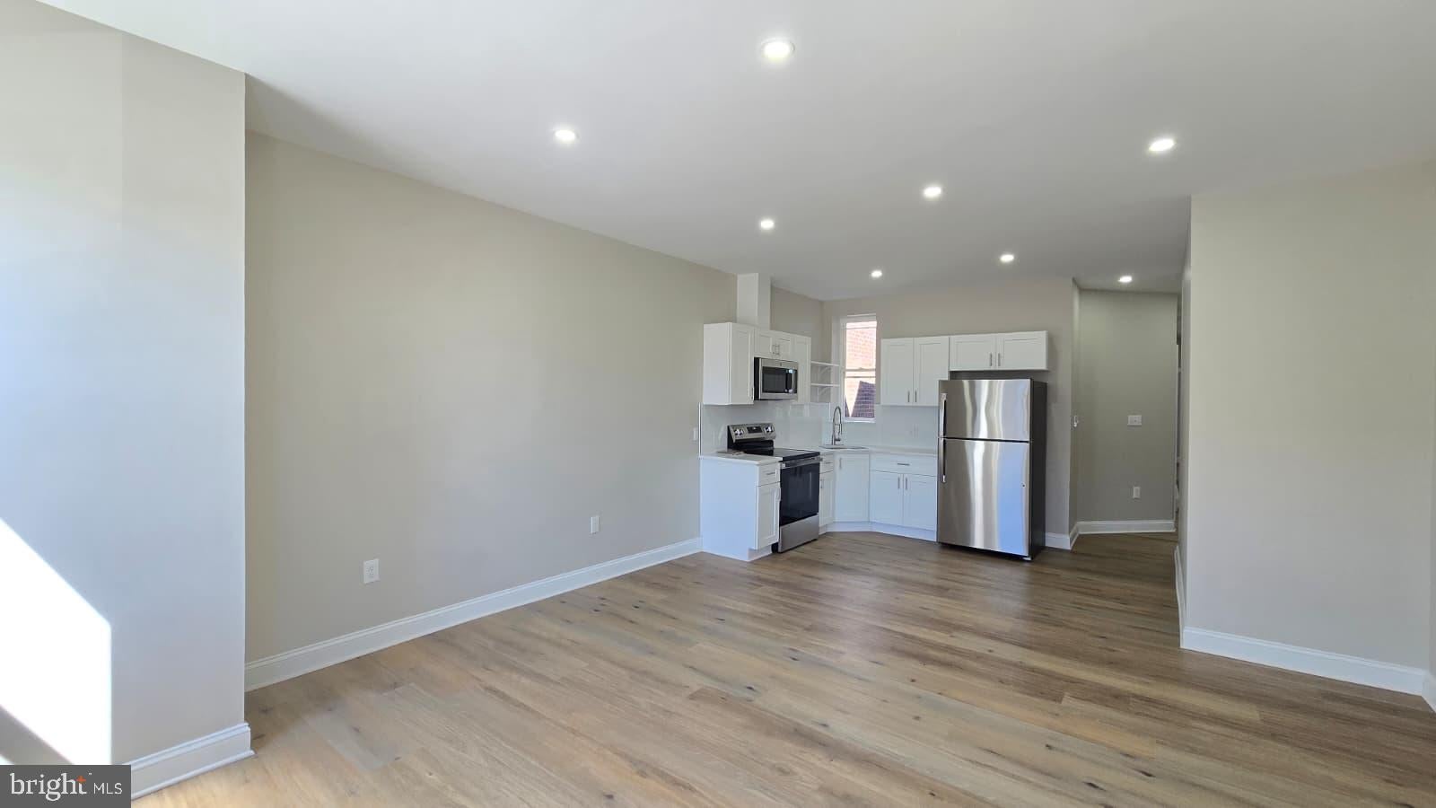 1207 W WYOMING AVENUE 2
