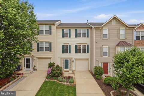 Photo of 14279 Glade Spring Drive, CENTREVILLE, VA 20121 (MLS # VAFX2307780)