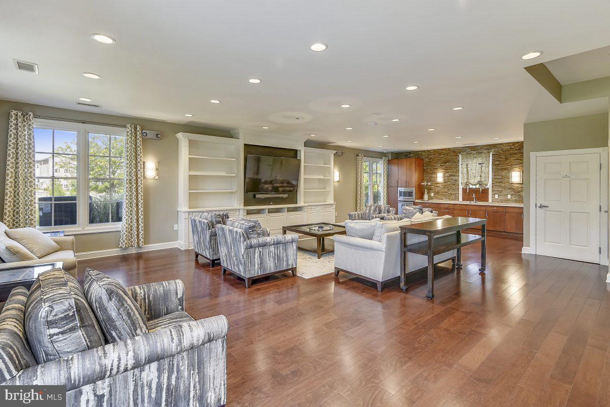 STONE RIDGE LAND BAY 3 - Residential Lease