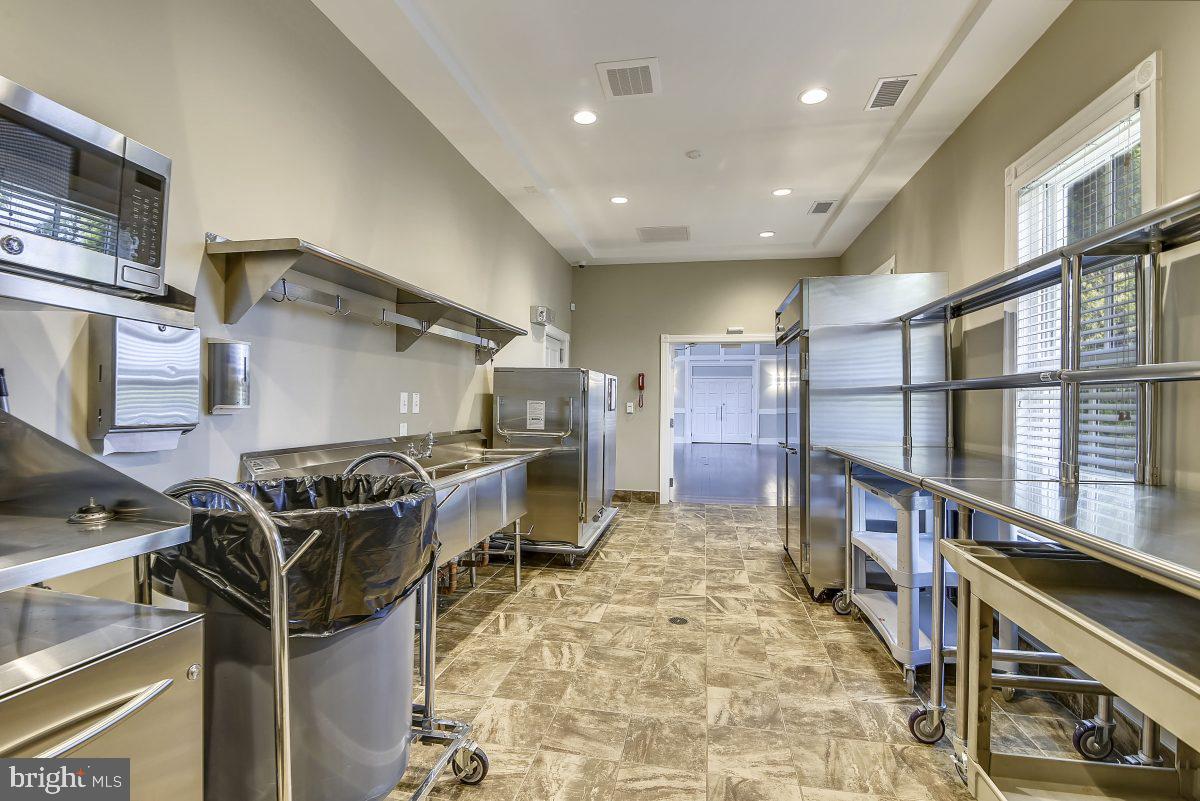 STONE RIDGE LAND BAY 3 - Residential Lease