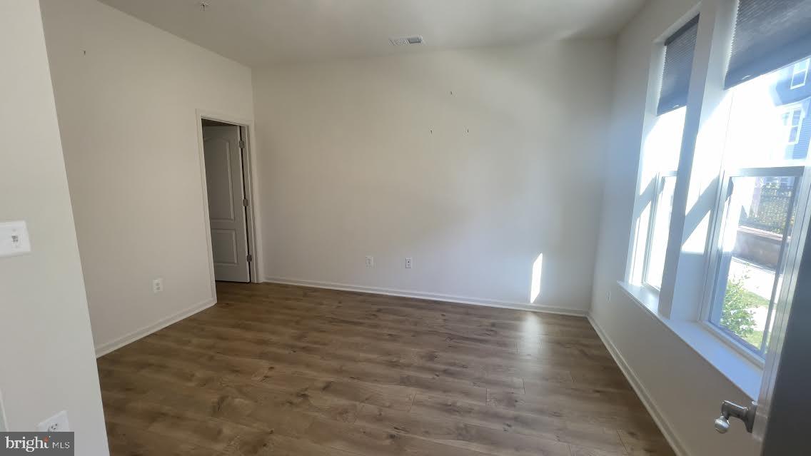 LONG GATE - Residential Lease