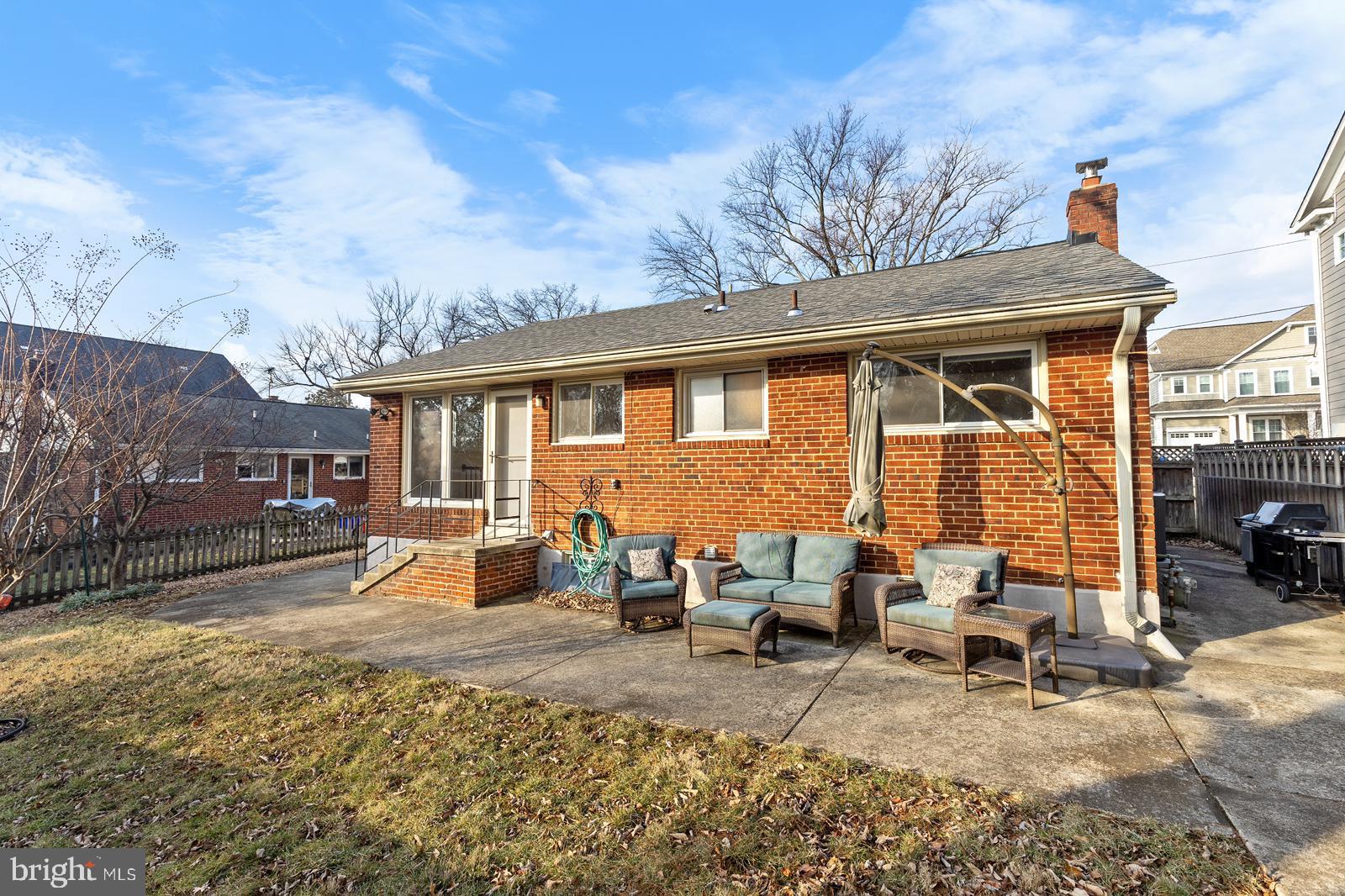 GEORGETOWN VILLAGE - Residential Lease