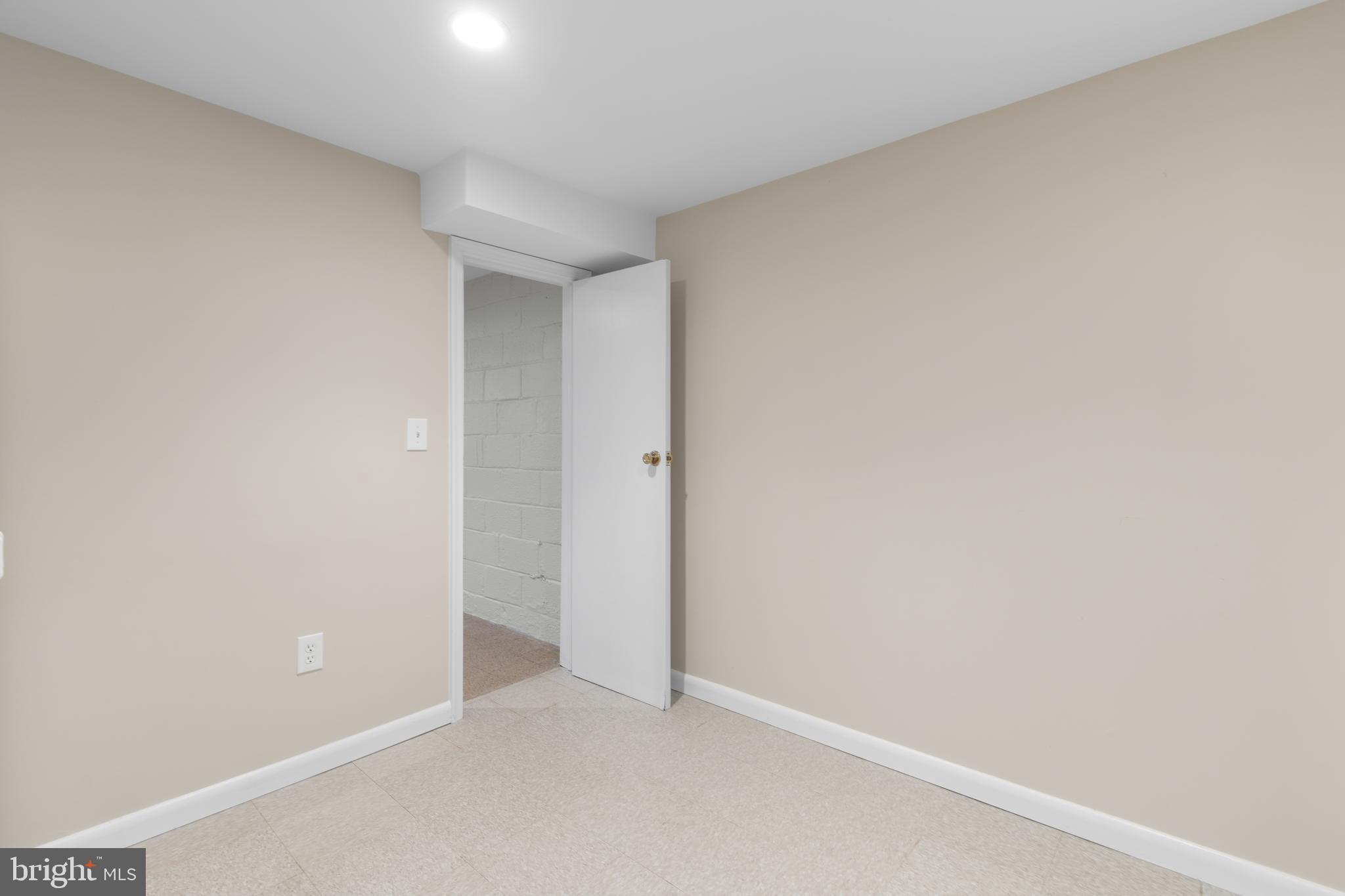 GEORGETOWN VILLAGE - Residential Lease