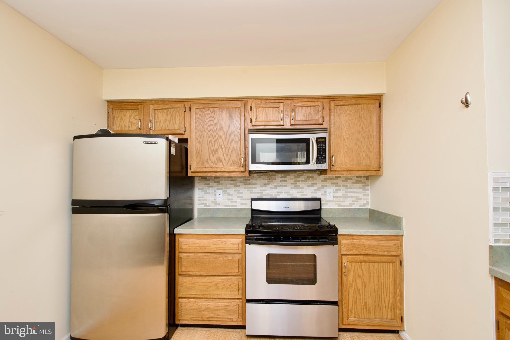 STRATFORD PLACE AT KINGS - Residential Lease