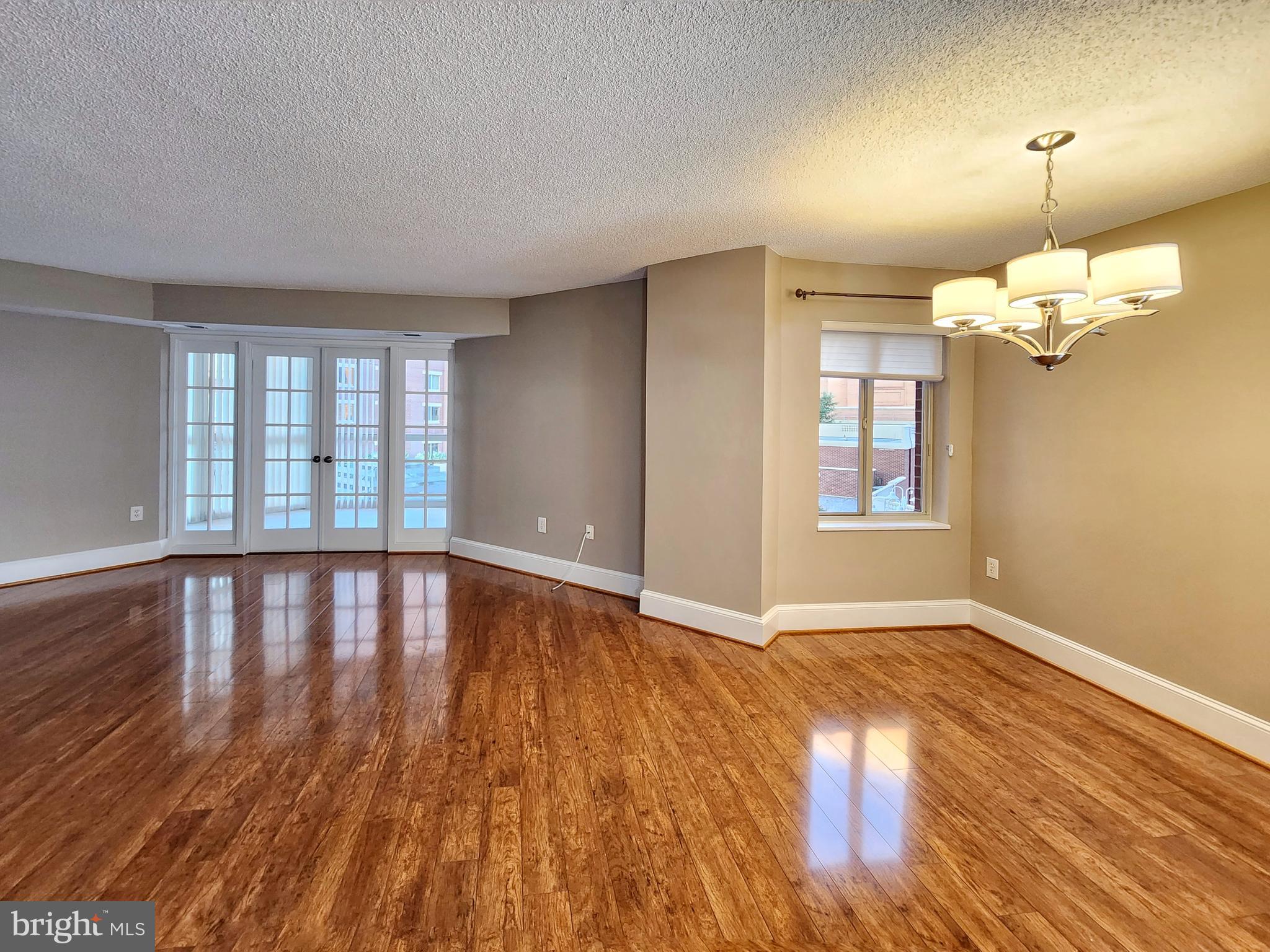 CARLYLE TOWERS - Residential Lease