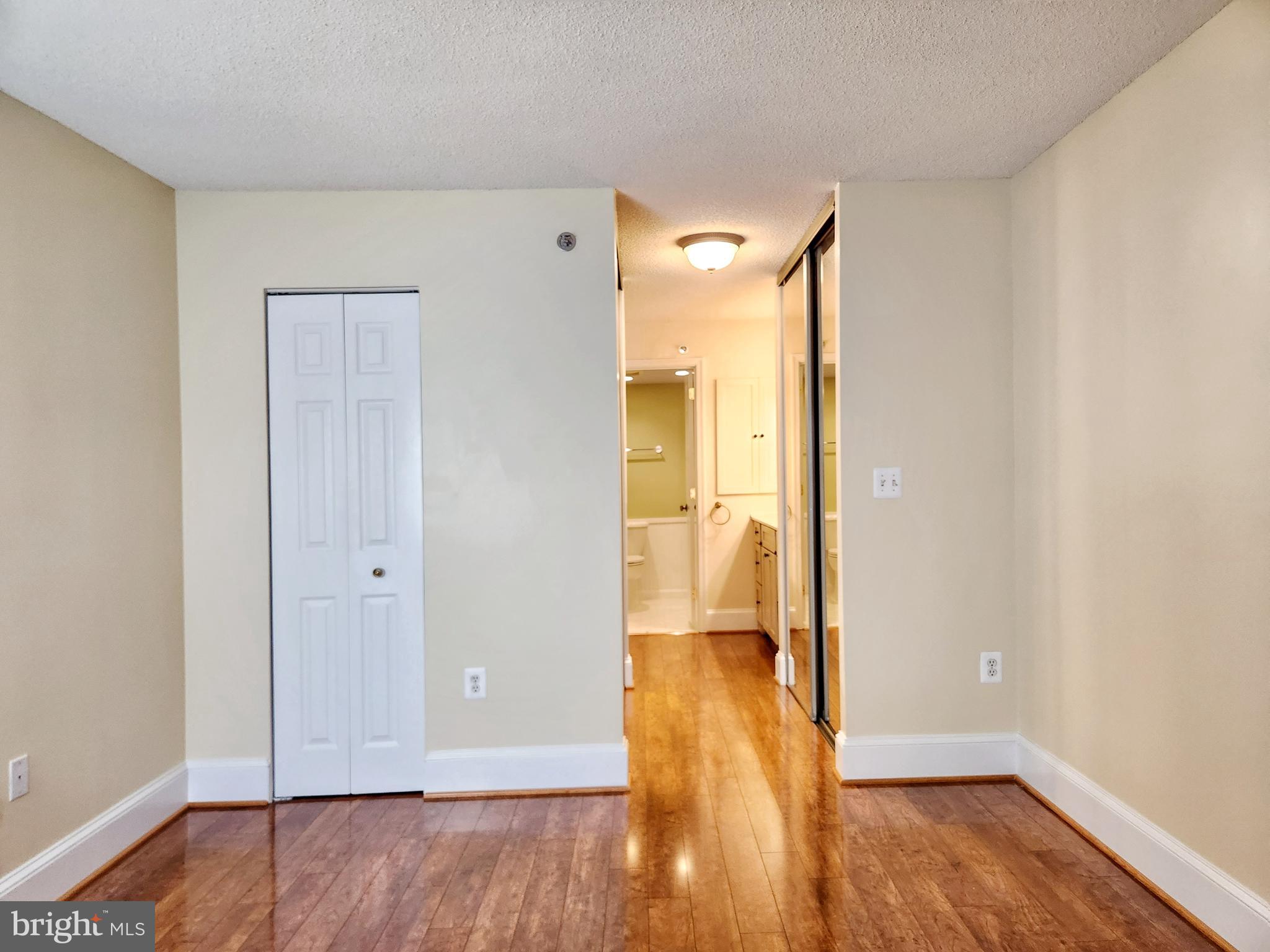 CARLYLE TOWERS - Residential Lease