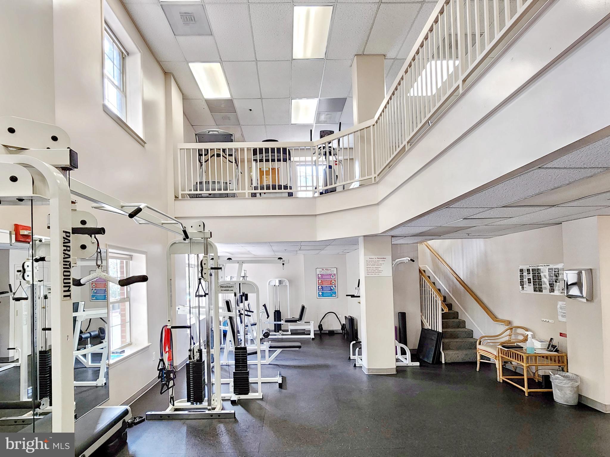 CARLYLE TOWERS - Residential Lease