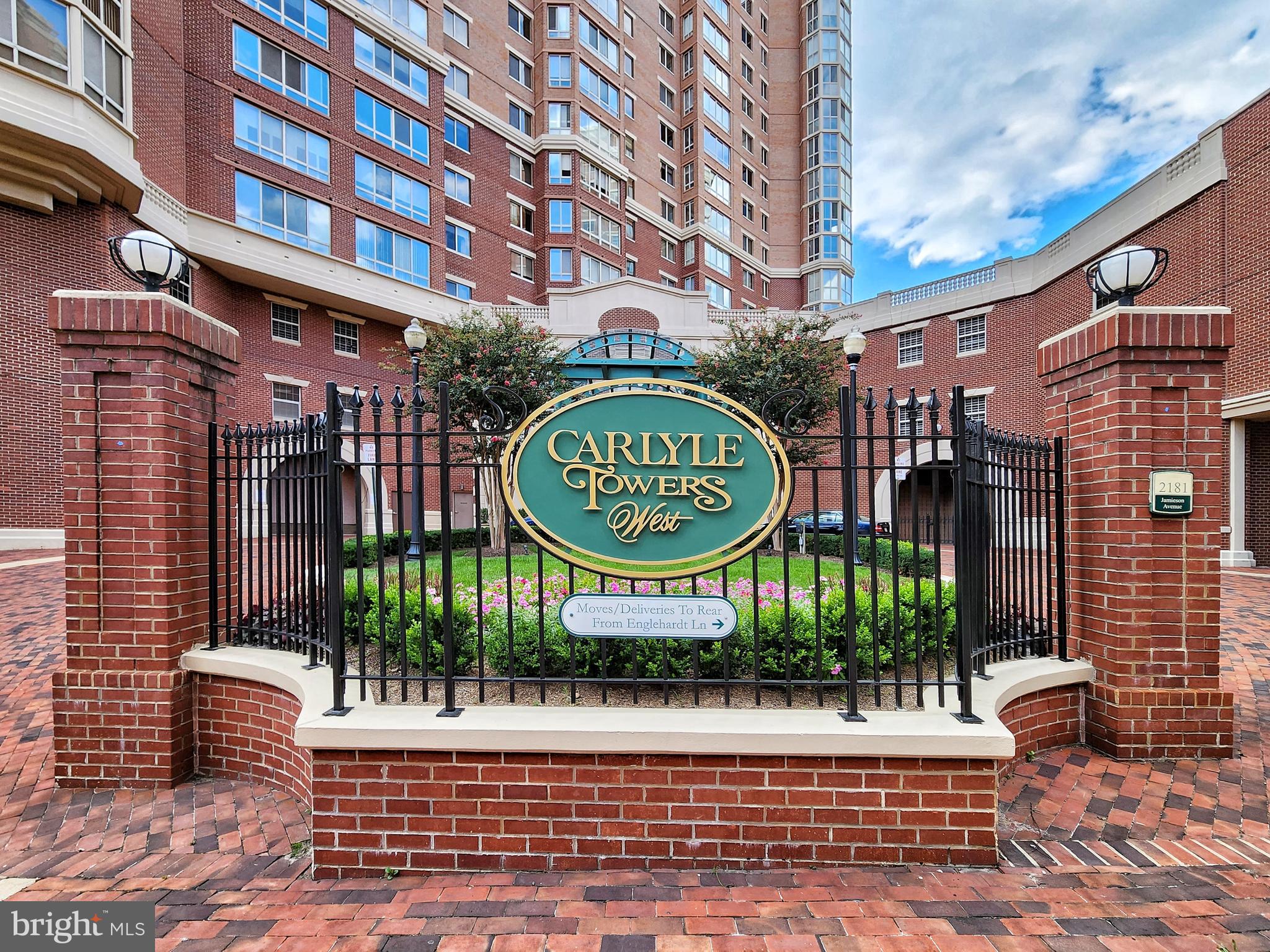 CARLYLE TOWERS - Residential Lease