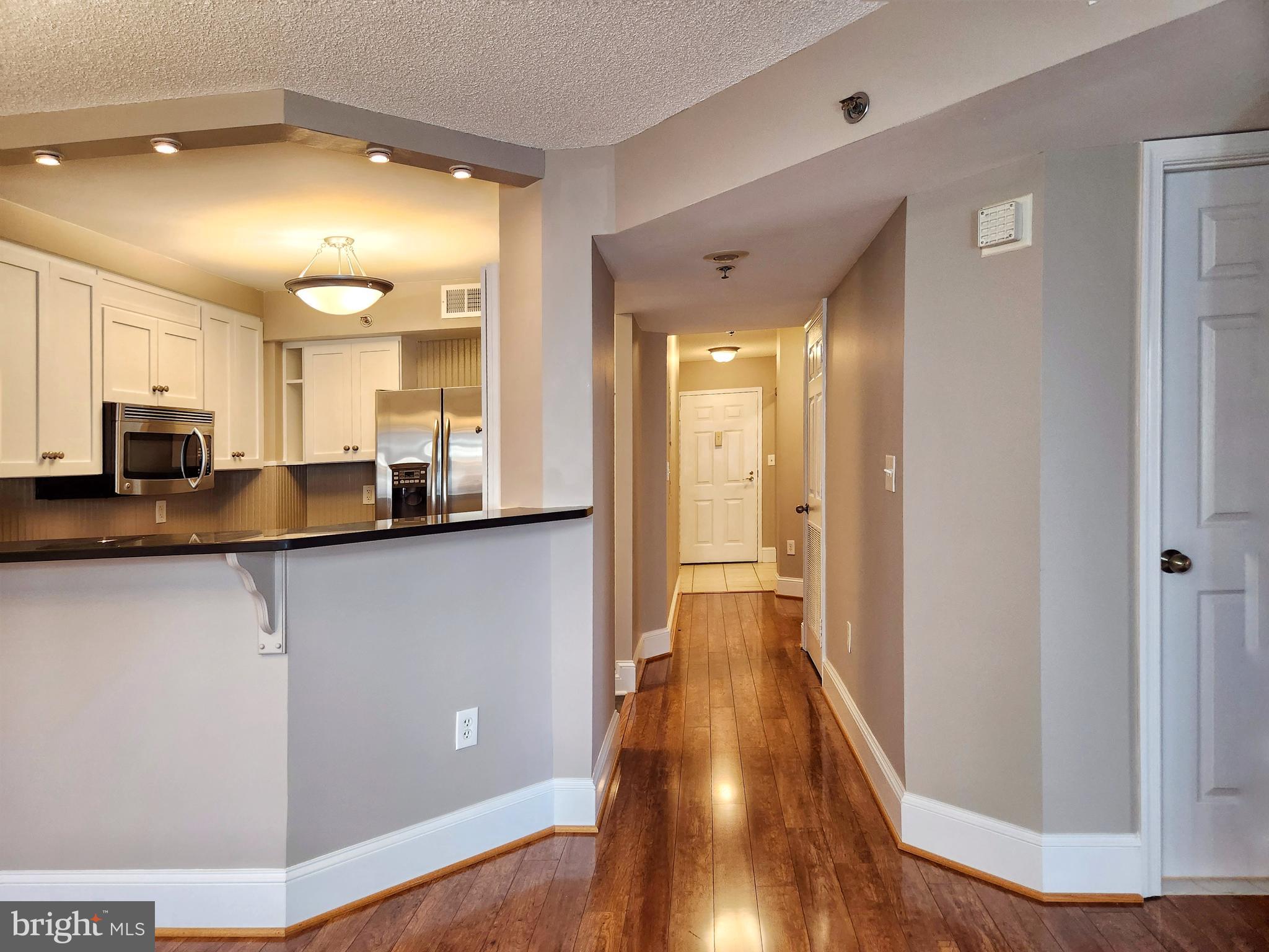 CARLYLE TOWERS - Residential Lease