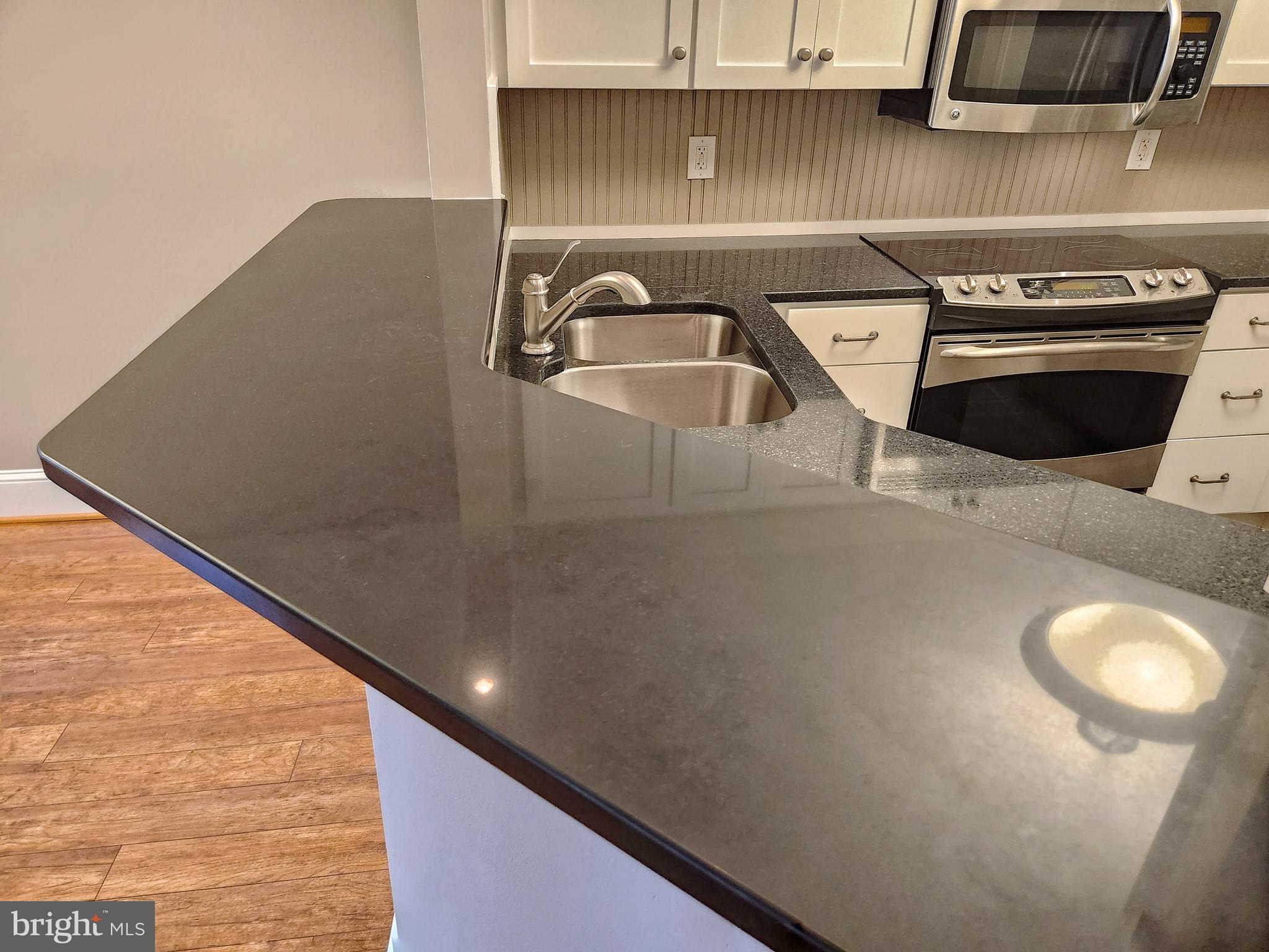 CARLYLE TOWERS - Residential Lease