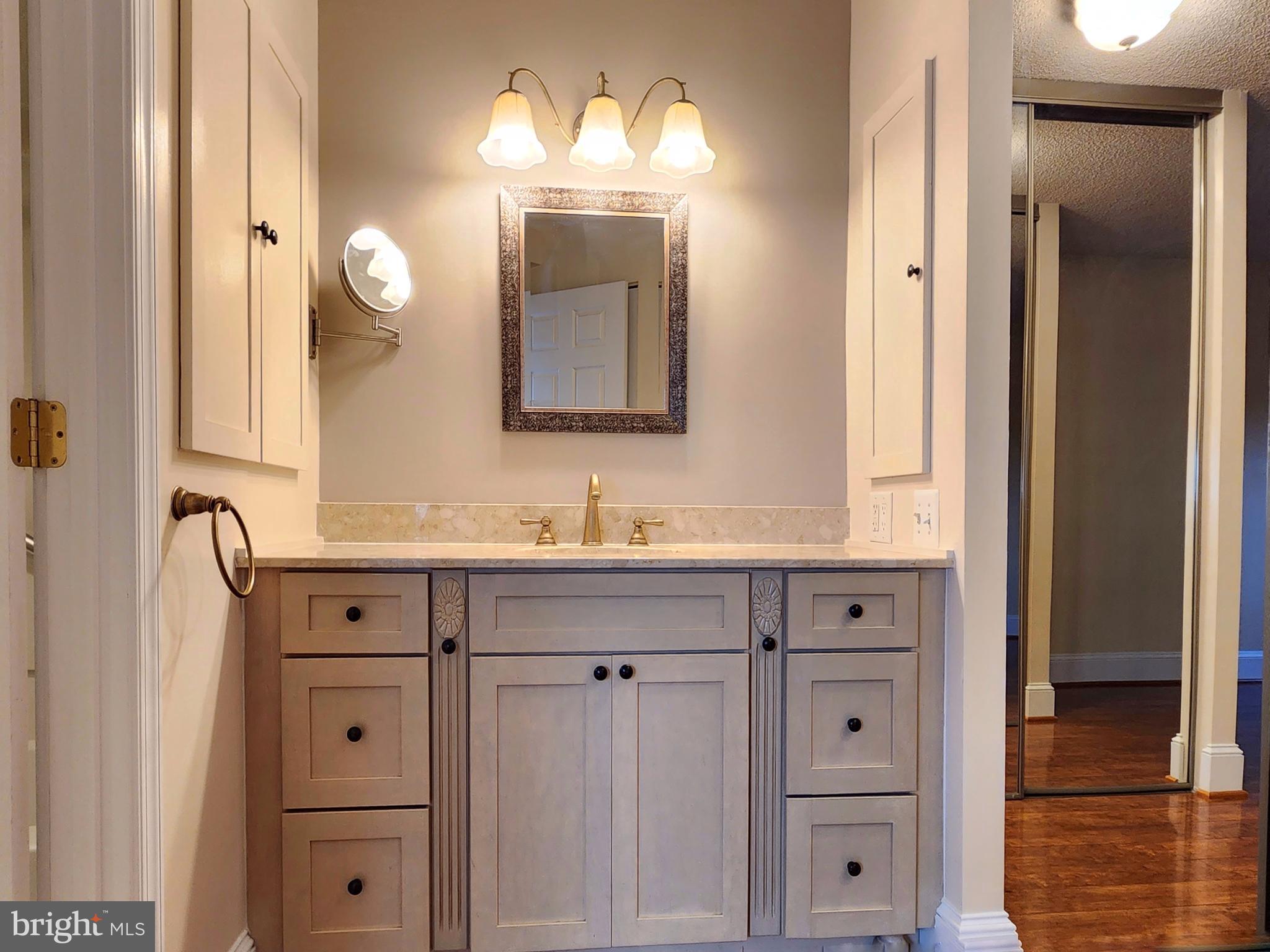 CARLYLE TOWERS - Residential Lease