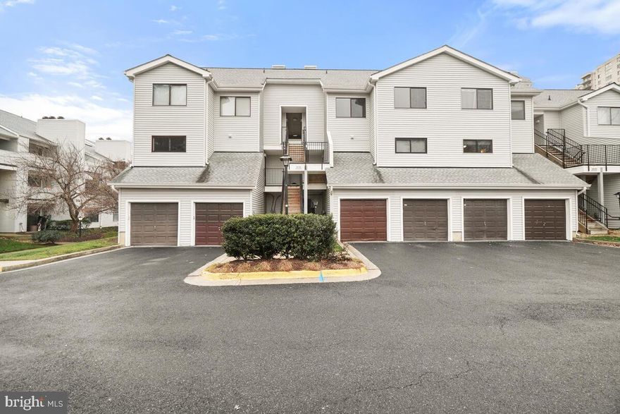 WOW !! BEAUTIFUL, RENOVATED, 2 BR 1 BATH PENTHOUSE CONDO ON TOP FLOOR IN TIERS  OF SS .CONDO COMMUNITY!! LOCATED NEAR FDA , WHITE OAK SHOPPING CENTER !! BRAND NEW HVAC SYSTEM -- INSIDE FURNACE AND OUTSIDE HEAT PUMP INSTALLED ON 12/20/2023 -- WORK JUST COMPLETED ---!!! FRESH GREY PAINT & WOOD FLOORS ** SKYLIGHT VAULTED CEILINGS** VERY OPEN FLOOR PLAN!! WALK-IN CLOSET*** WALK TO BUS SHOPPING** STACKABLE WASHER/DRYER INSIDE UNIT** ** ASSIGNED PARKING SPACE** RENOVATED W/ RECESSED LIGHTS** FULLY RENOVATED BATHROOM W/ EVERYTHING NEW *TILES IN BATH & KITCHEN * KITCHEN HAS NEW QUARTZ COUNTERTOPS** RECESSED LIGHTS** NEW SINK** NEW STOVE***ALMOST NEW STACKABLE WASHER/ DRYER INSIDE THE CONDO --- COMMUNITY REPLACED ROOF AND SIDING IN THE WHOLE COMPLEX 2 YEARS AGO 
CONTRACT  FELL TRHU JUST BEFORE CLOSING -- YOUR GOLDEN CHANCE TO OWN THIS BEAUTIFUL CONDO --- HURRY!!