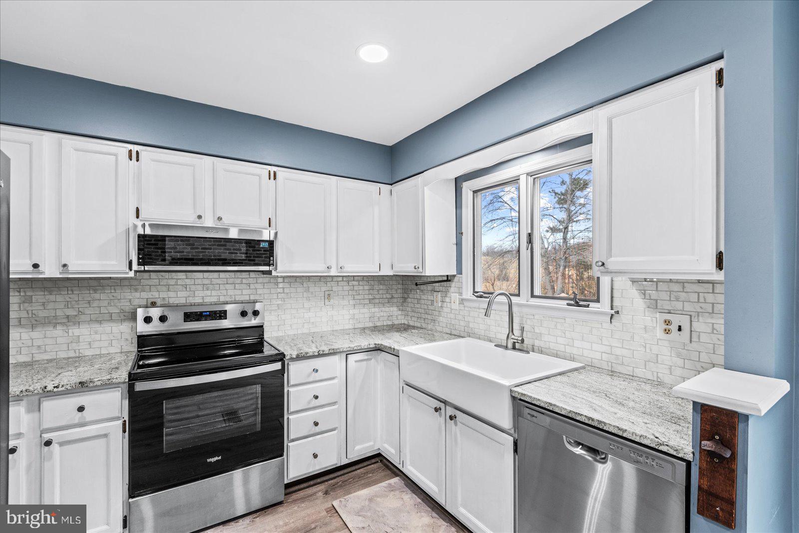 BAYBERRY ESTATES - Residential