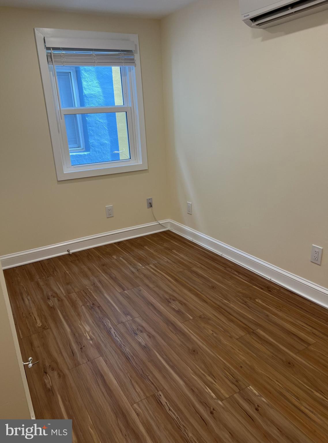 QUEEN VILLAGE - Residential Lease