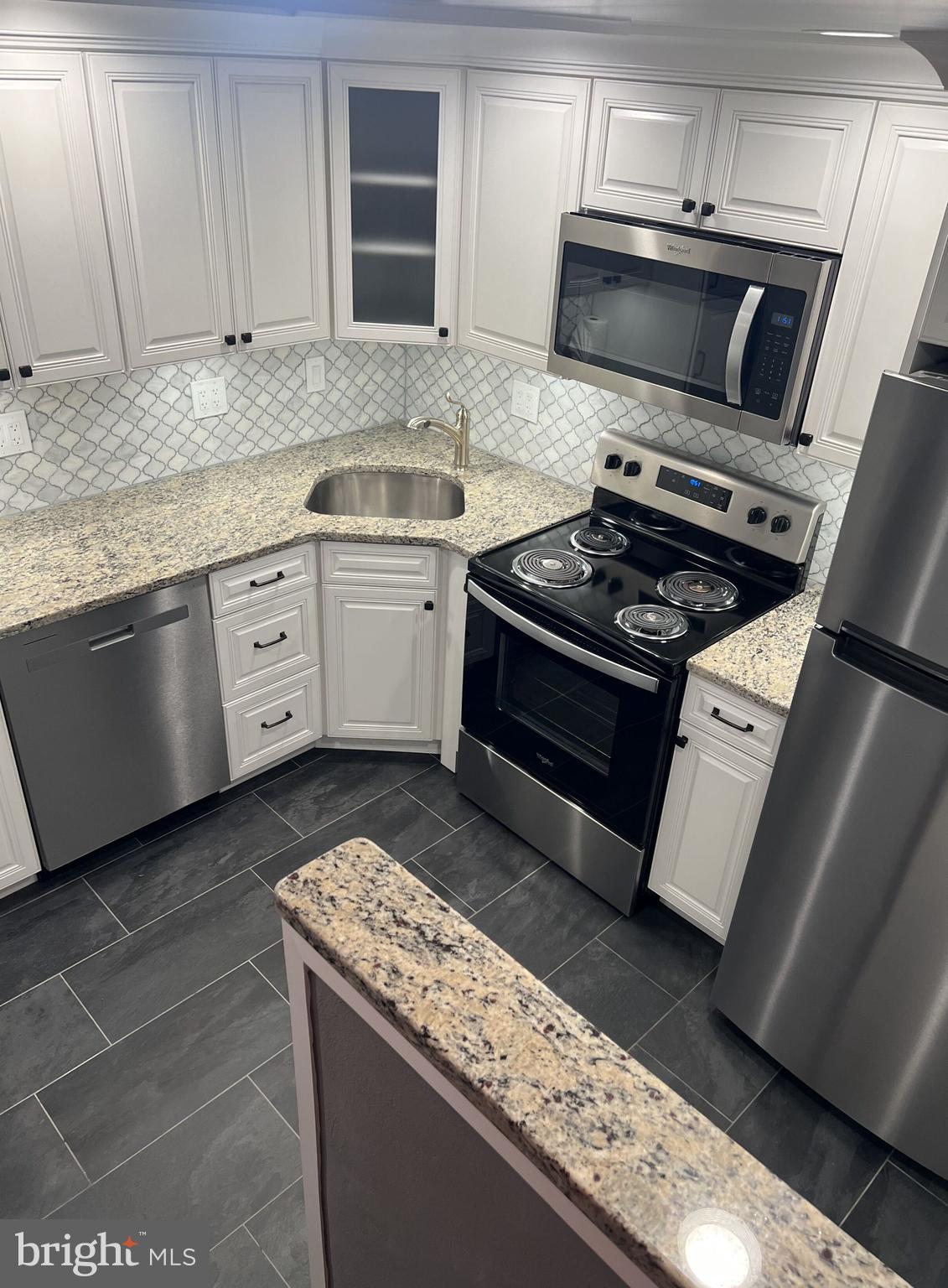 QUEEN VILLAGE - Residential Lease