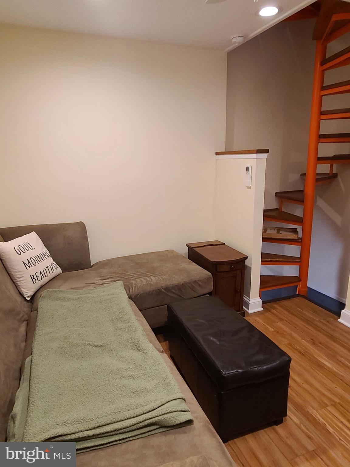 QUEEN VILLAGE - Residential Lease