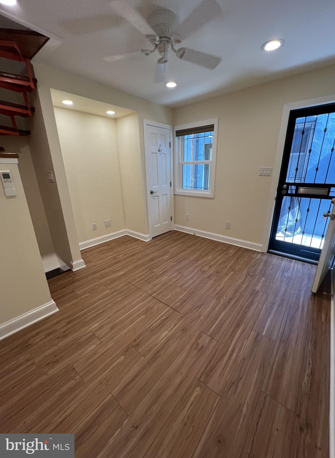 QUEEN VILLAGE - Residential Lease