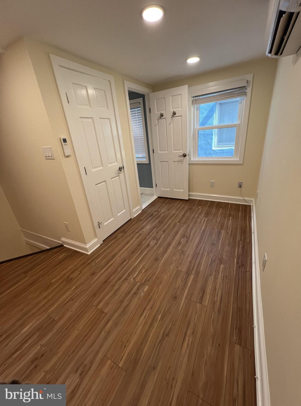 QUEEN VILLAGE - Residential Lease