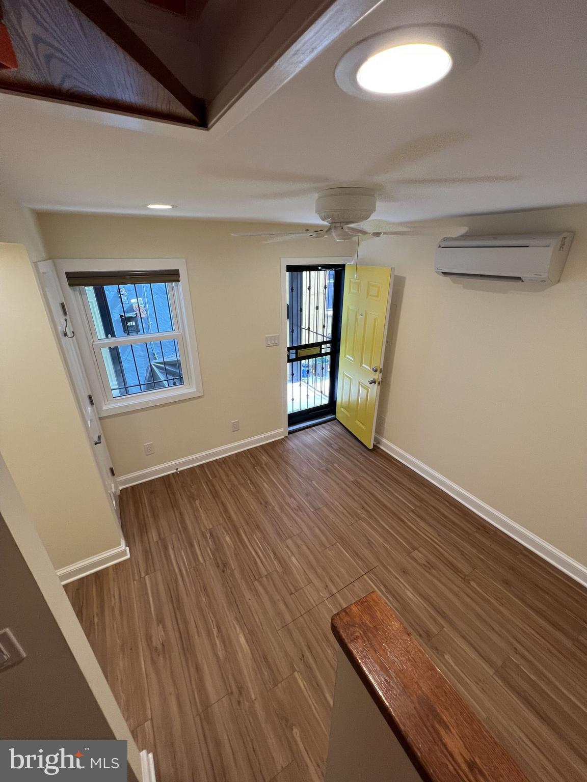 QUEEN VILLAGE - Residential Lease