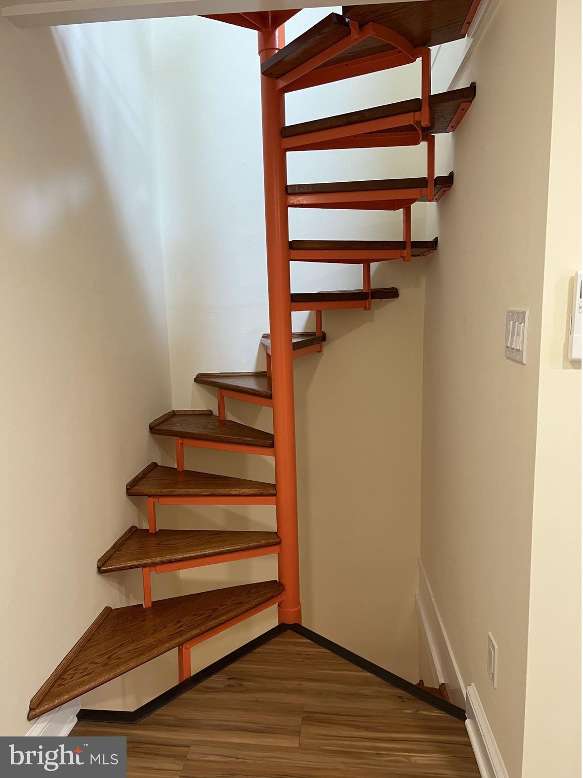 QUEEN VILLAGE - Residential Lease