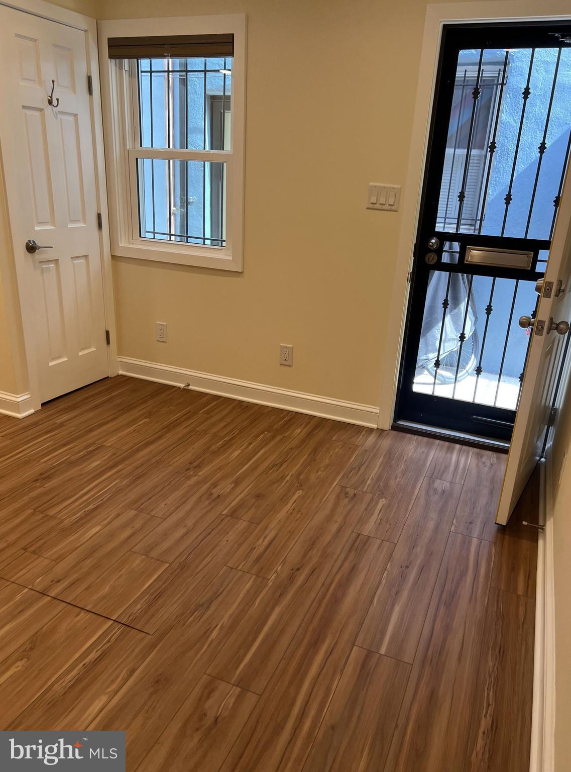 QUEEN VILLAGE - Residential Lease