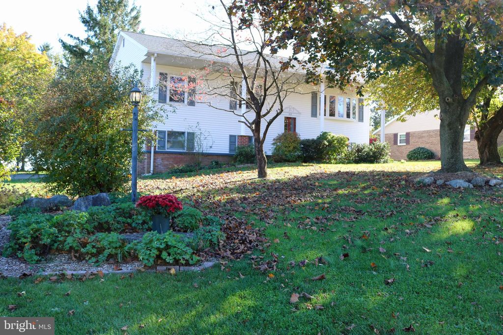 Photo of 213 Audrey Drive, Lititz, PA 17543 (MLS # PALA2043320)