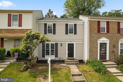 Photo of 2921 Madeira Court, WOODBRIDGE, VA 22192 (MLS # VAPW2114876)