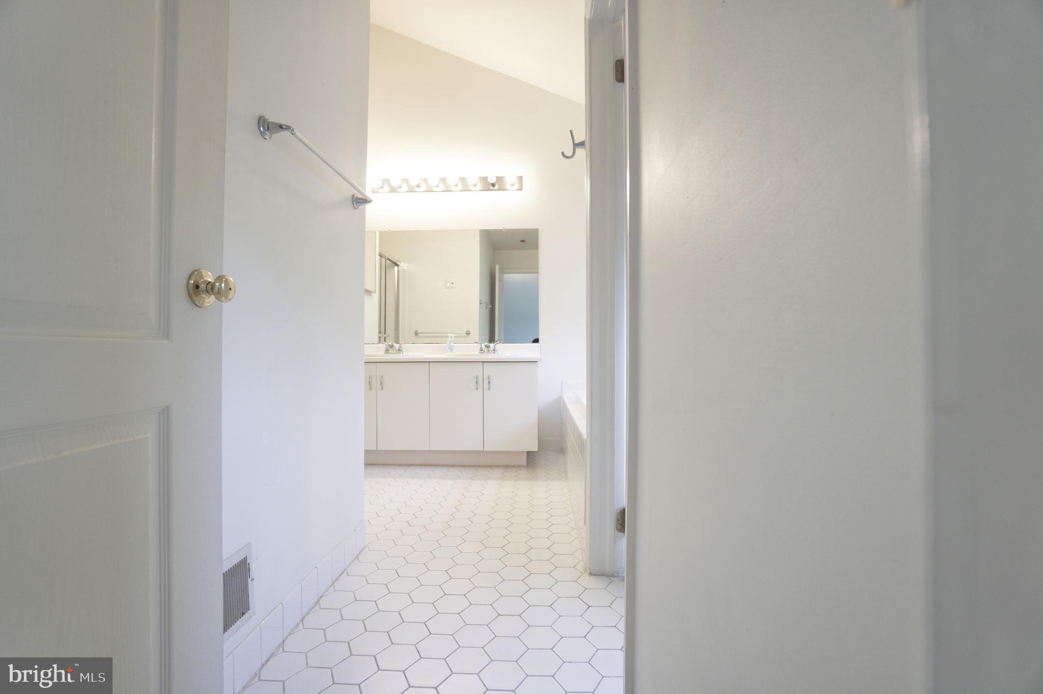 REBEL HILL - Residential Lease