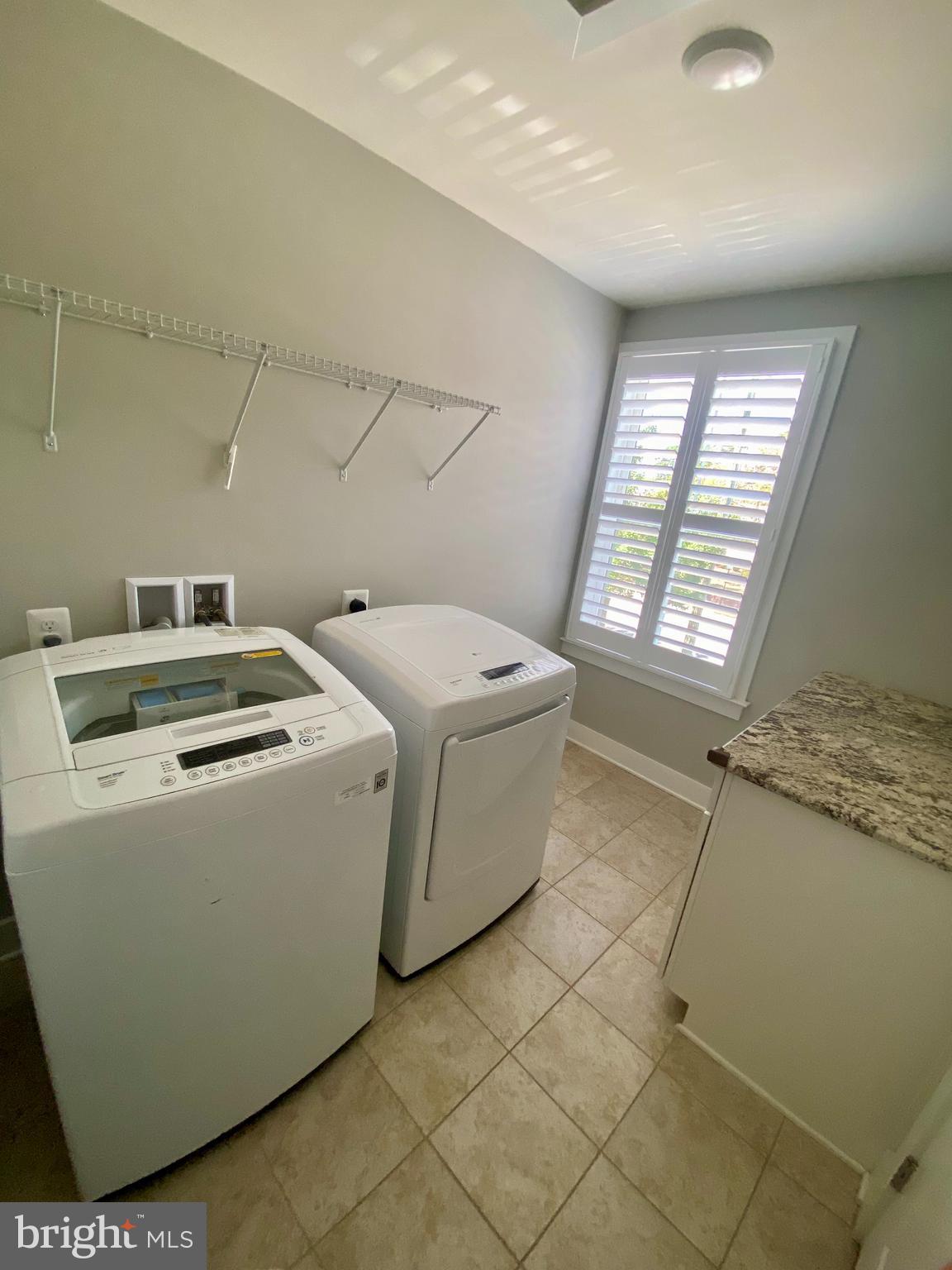 COLLEGE HEIGHTS - Residential Lease